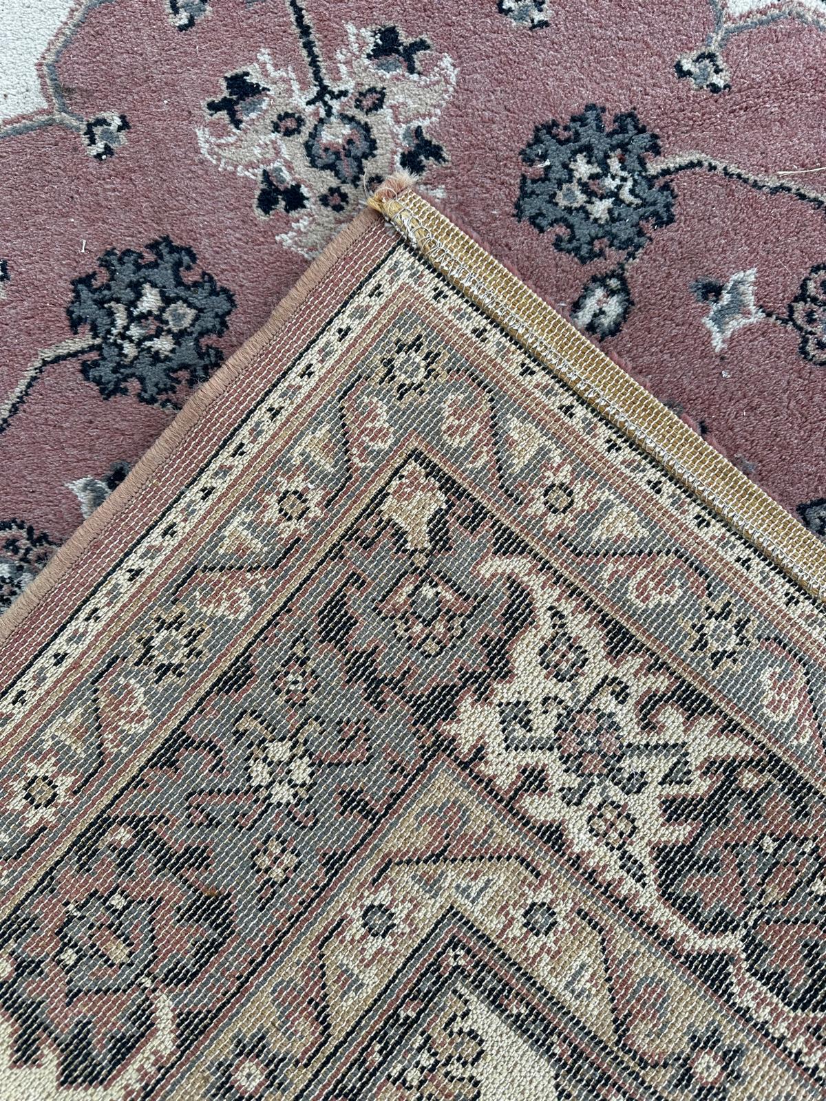 Oriental style rug 170cm x 120cm