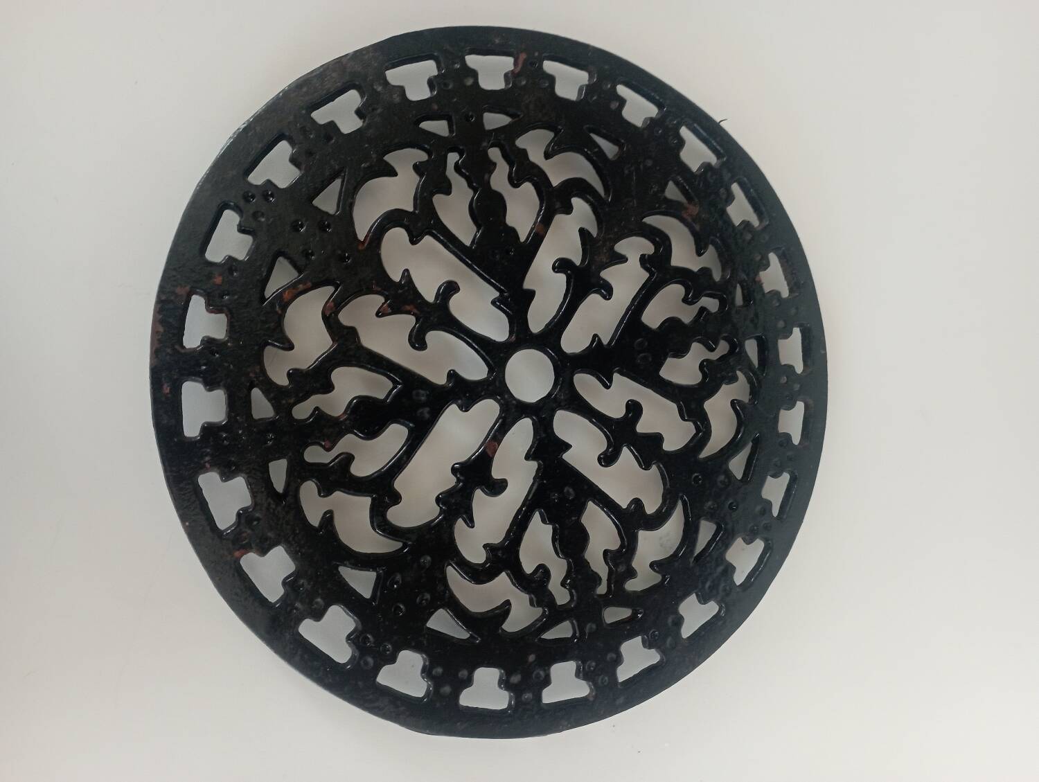 Cast iron trivet