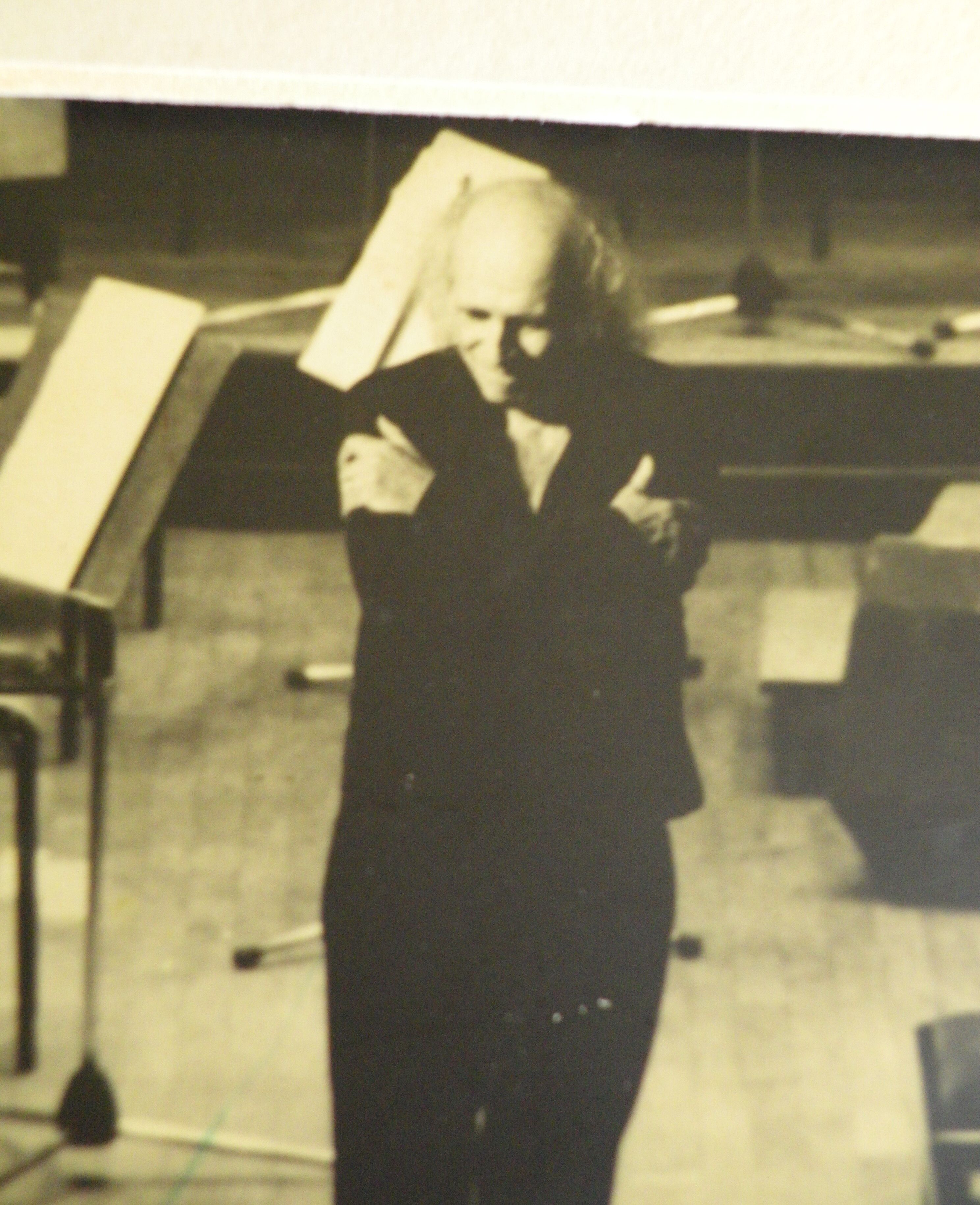 Photograph of Léo Férré