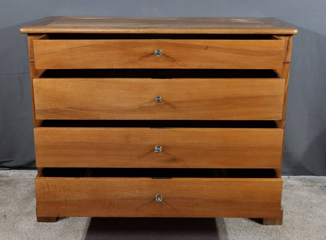 Walnut Chest of Drawers, Restoration Period – 1st Part 19th