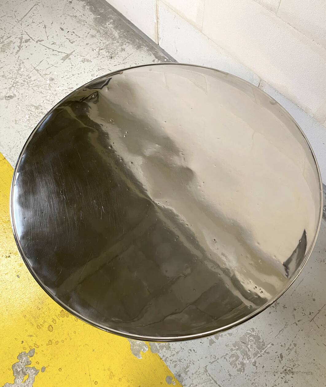 Table de bistrot en fonte Louis Vuitton