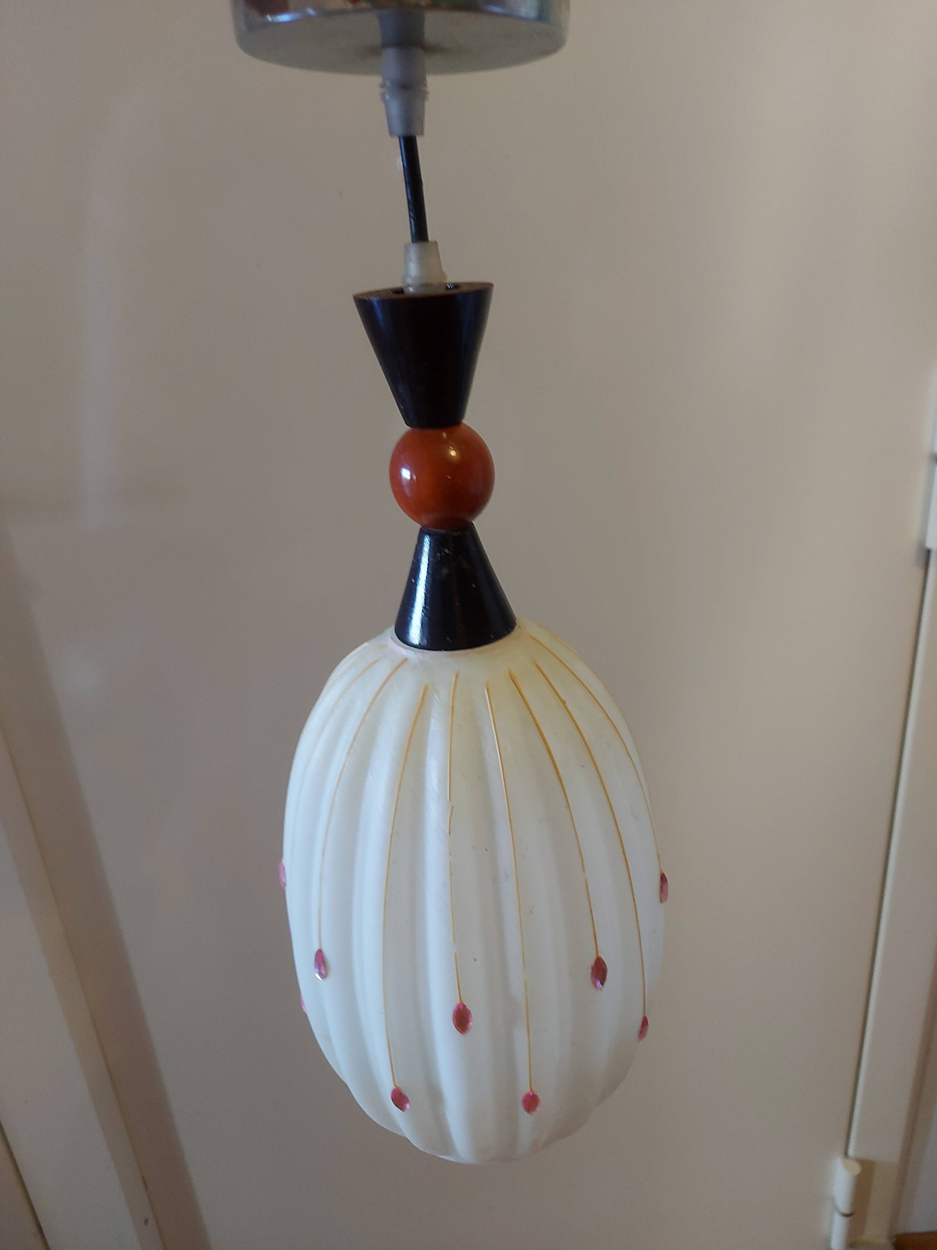 Opaline suspension