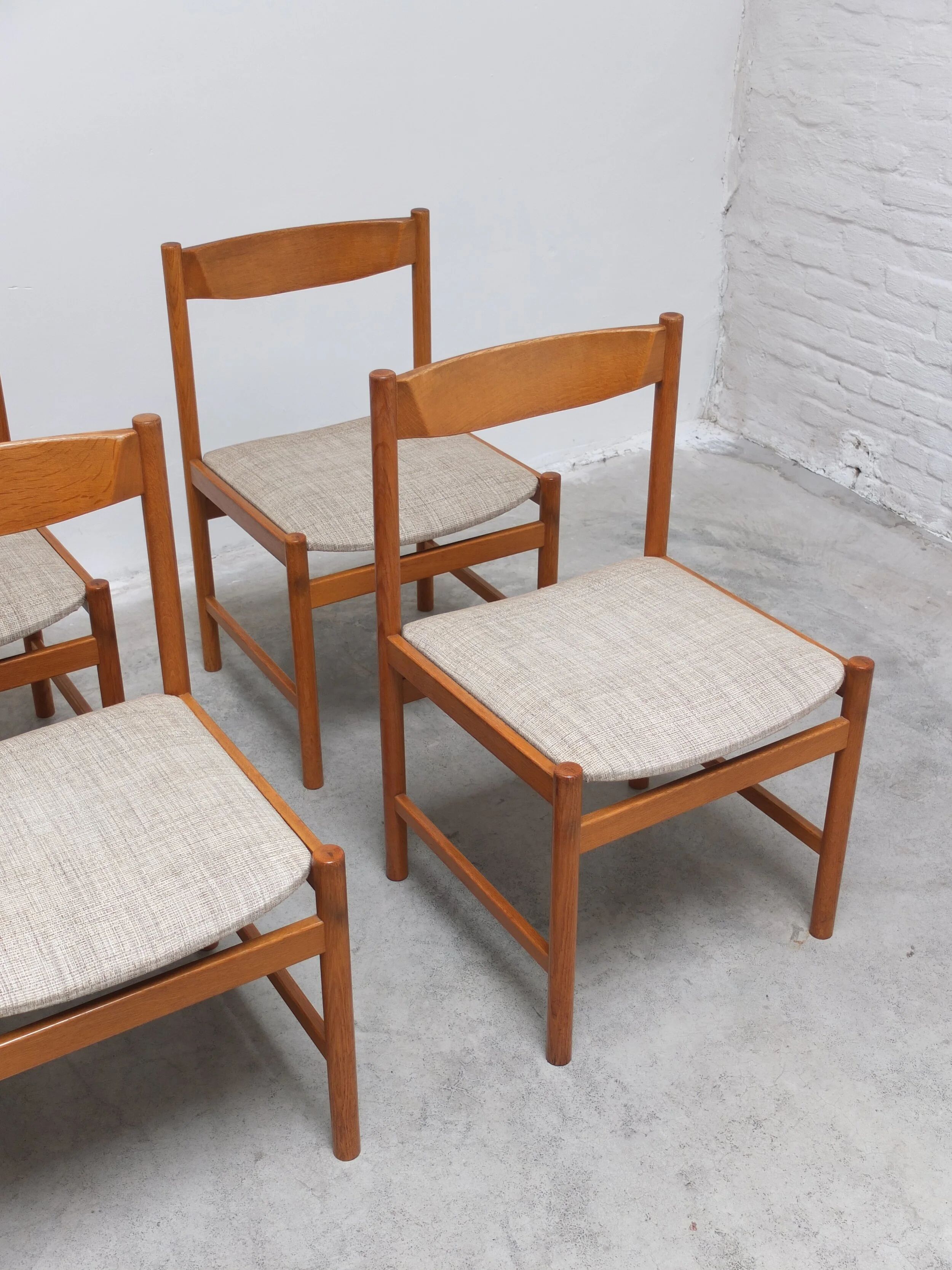 Set of 6 dining chairs in oak by Meubelatelier Vanda Watervliet, 1960s