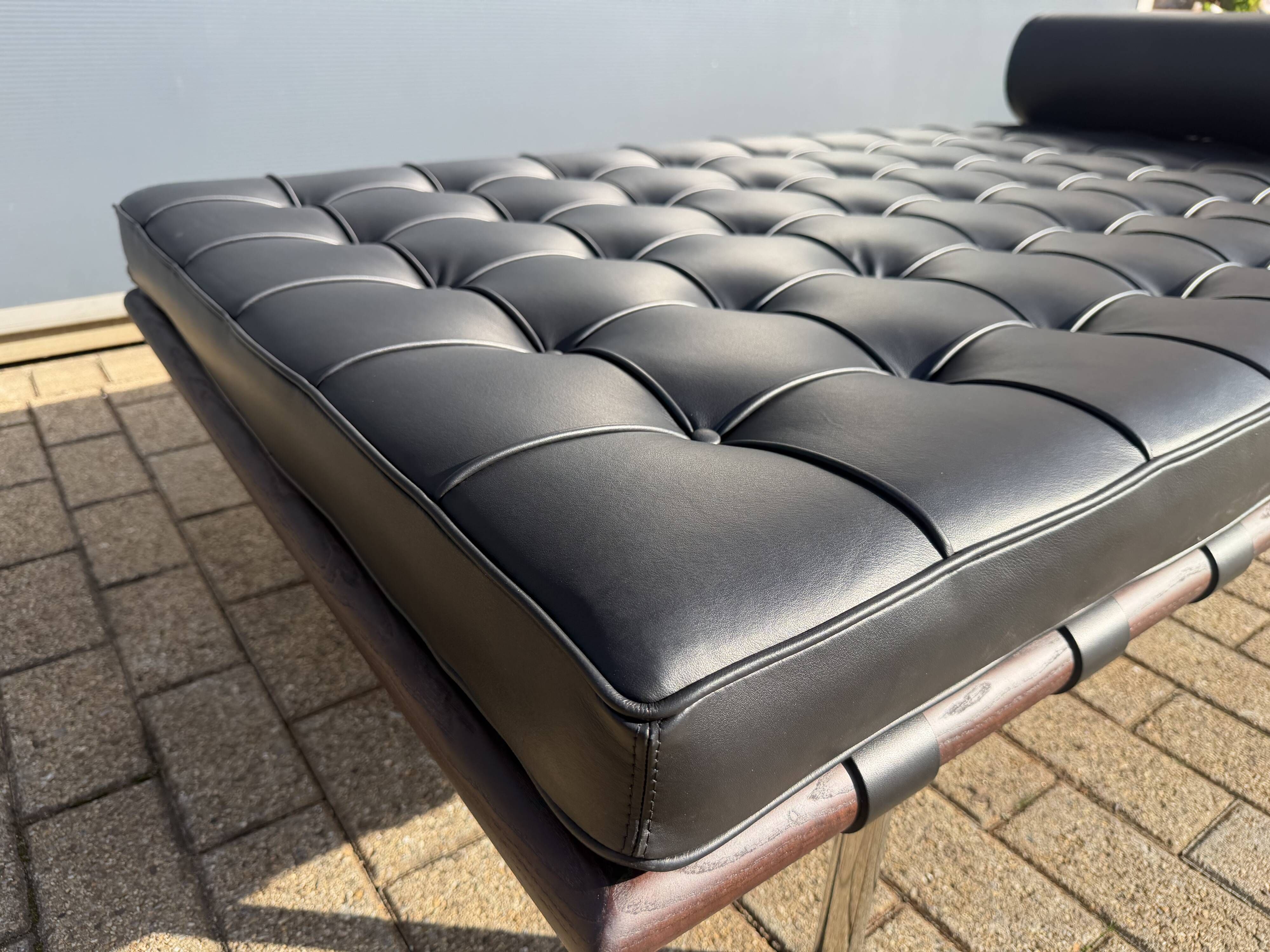 Knoll Barcelona Daybed Black Sabrina leather AS NEW!! Mies van der Rohe
