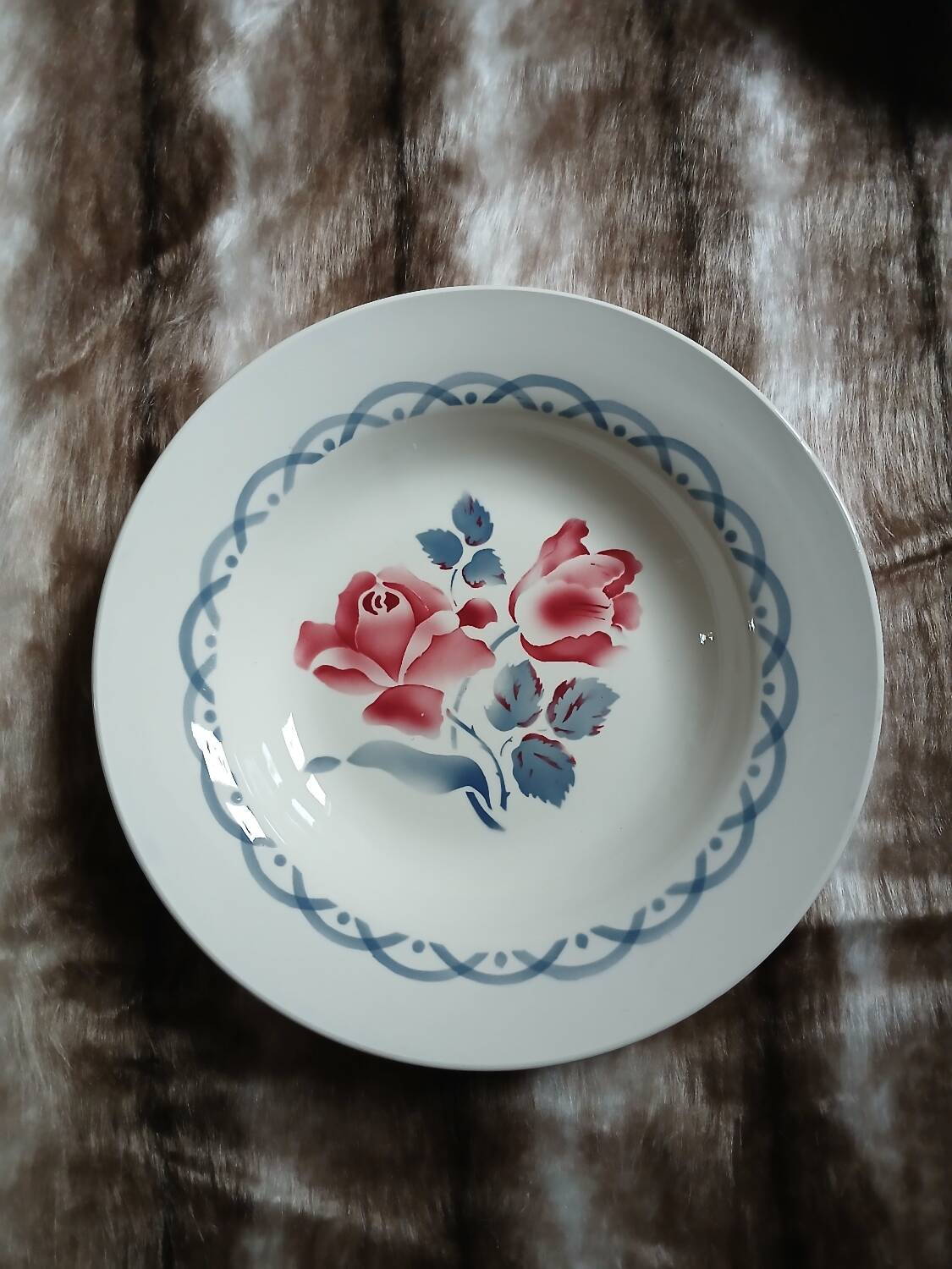 6 mismatched antique deep plates