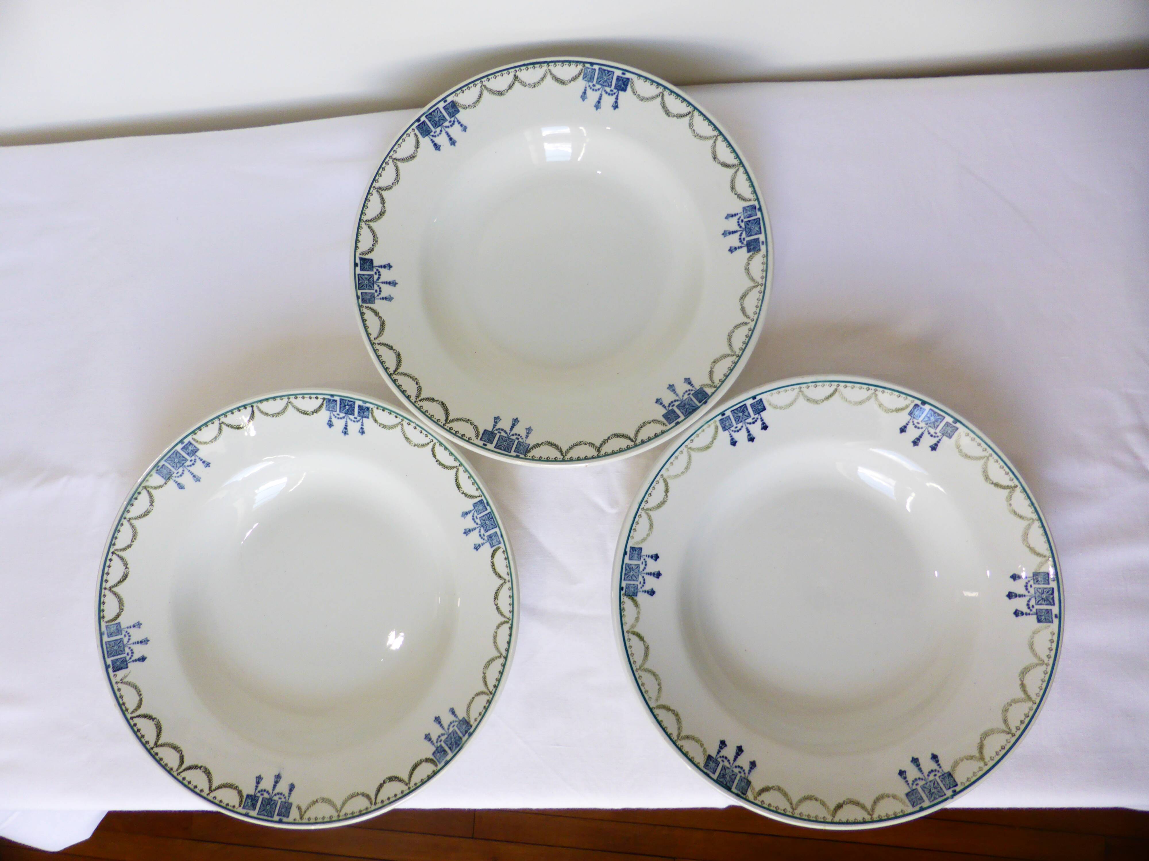 3 vintage deep plates from St Amand 220645