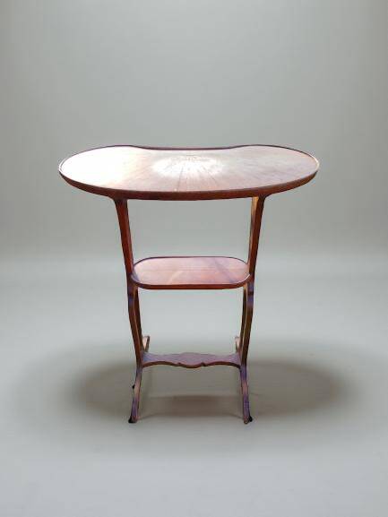 Small kidney-shaped piece of furniture from 1920.