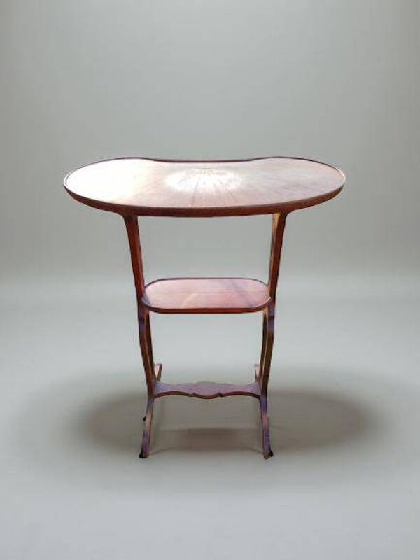 Petit meuble forme rognon 1920