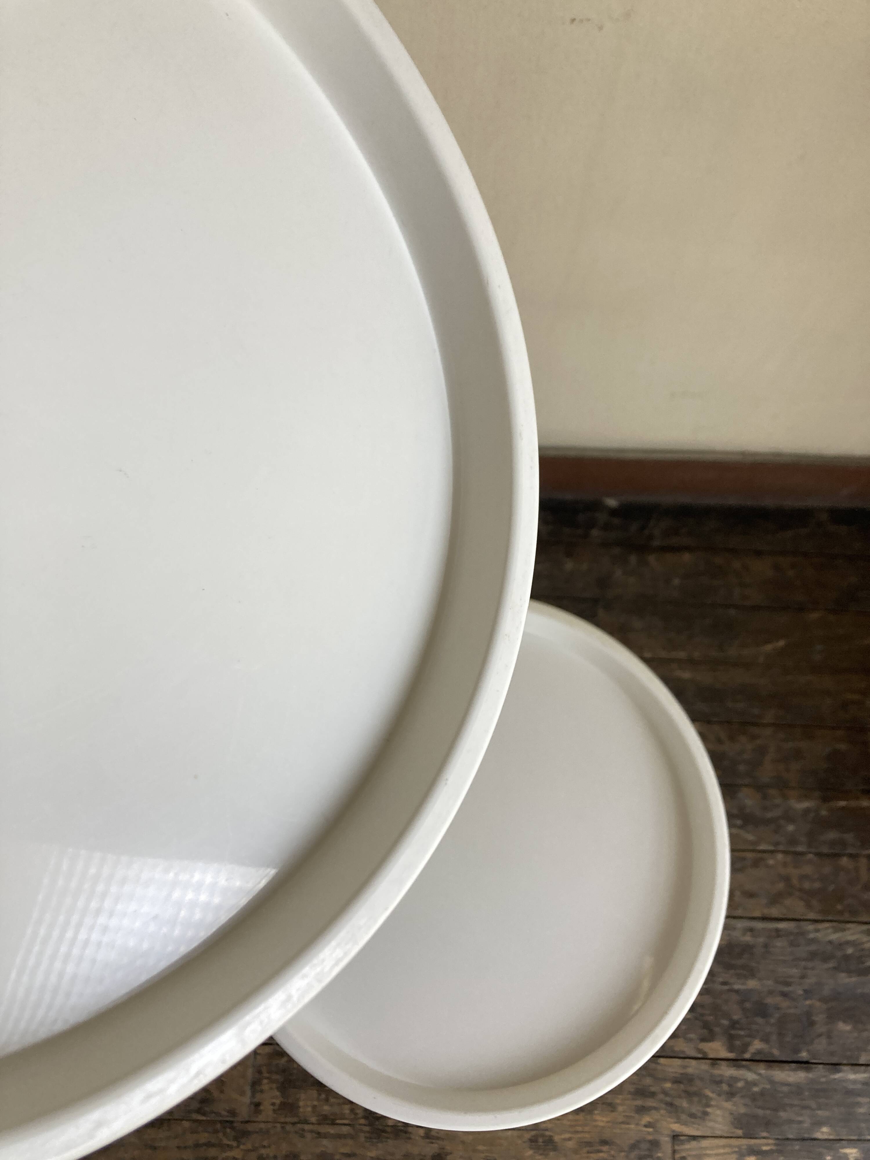 Pair of bedside tables 1970 Space Age in white ABS