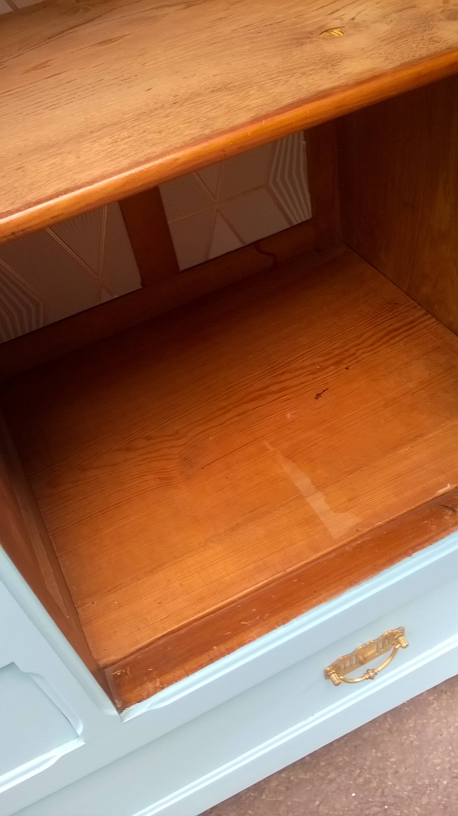 Parisian hotel wardrobe from the 1930s