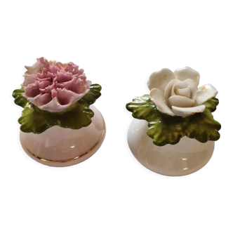 Salière et poivrière fleurs en porcelaine Denton