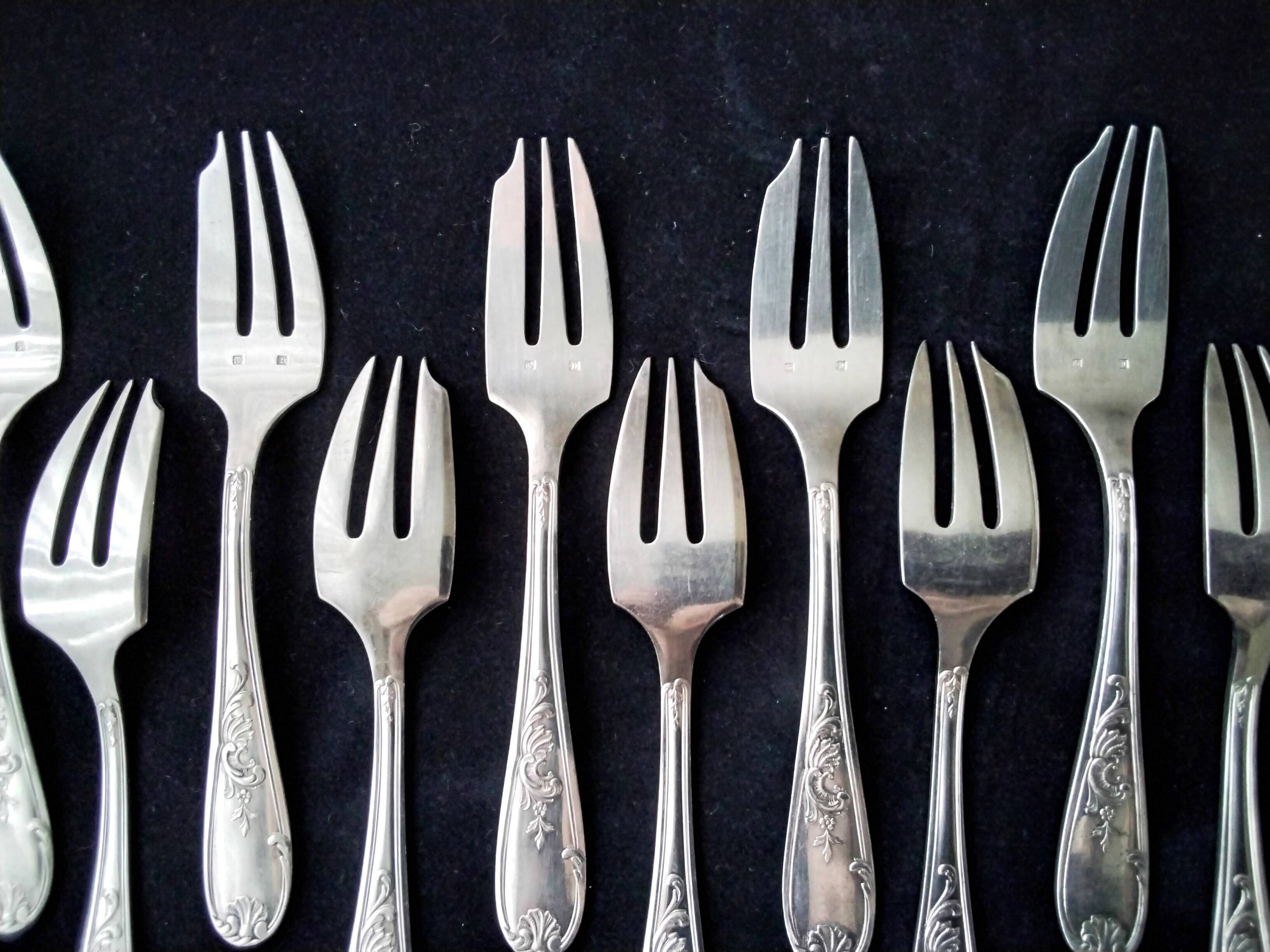Box of 12 cake forks in silver-plated Louis XV style