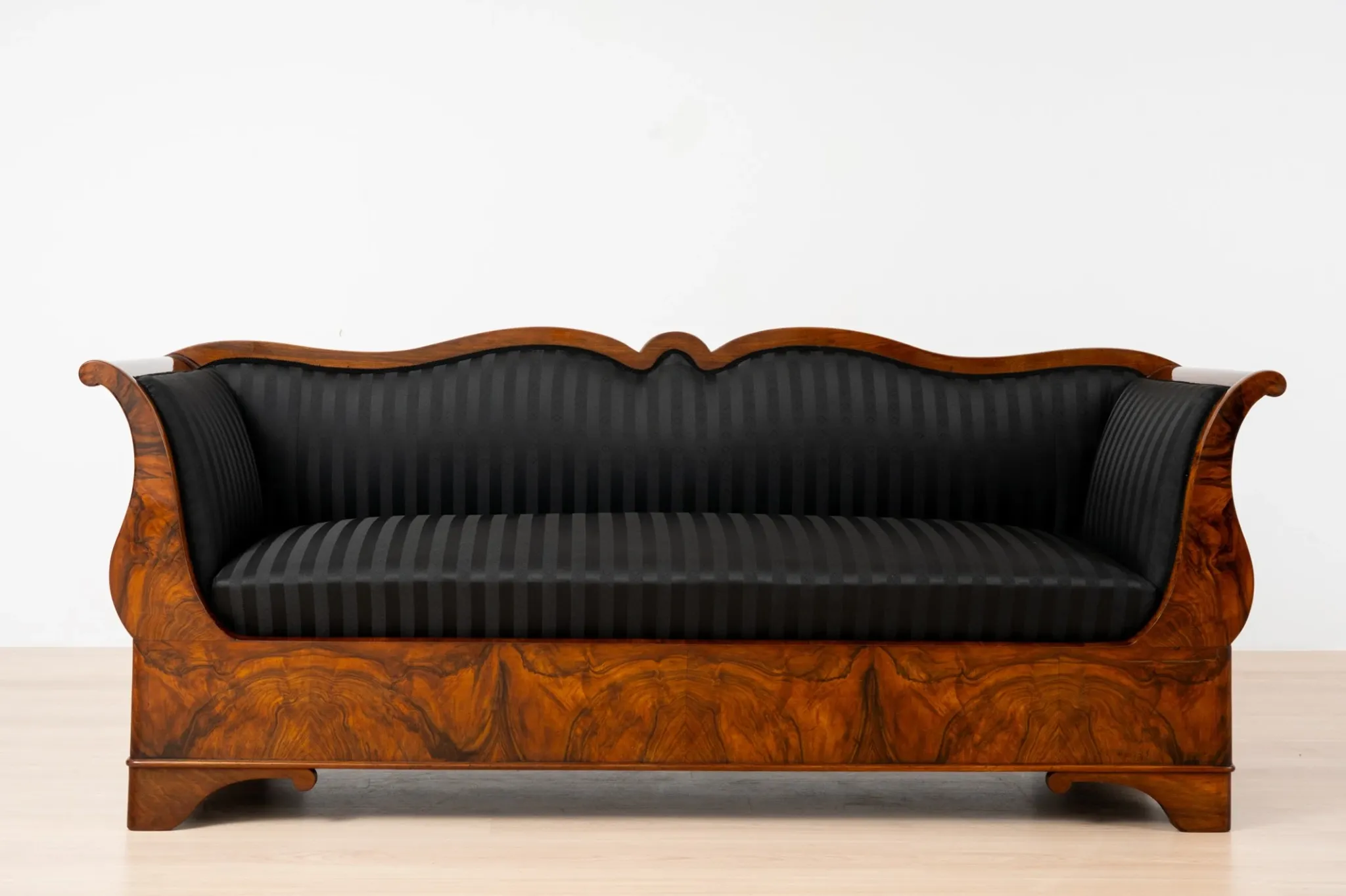 Exceptional 19th Century Biedermeier Walnut Sofa, circa 1850