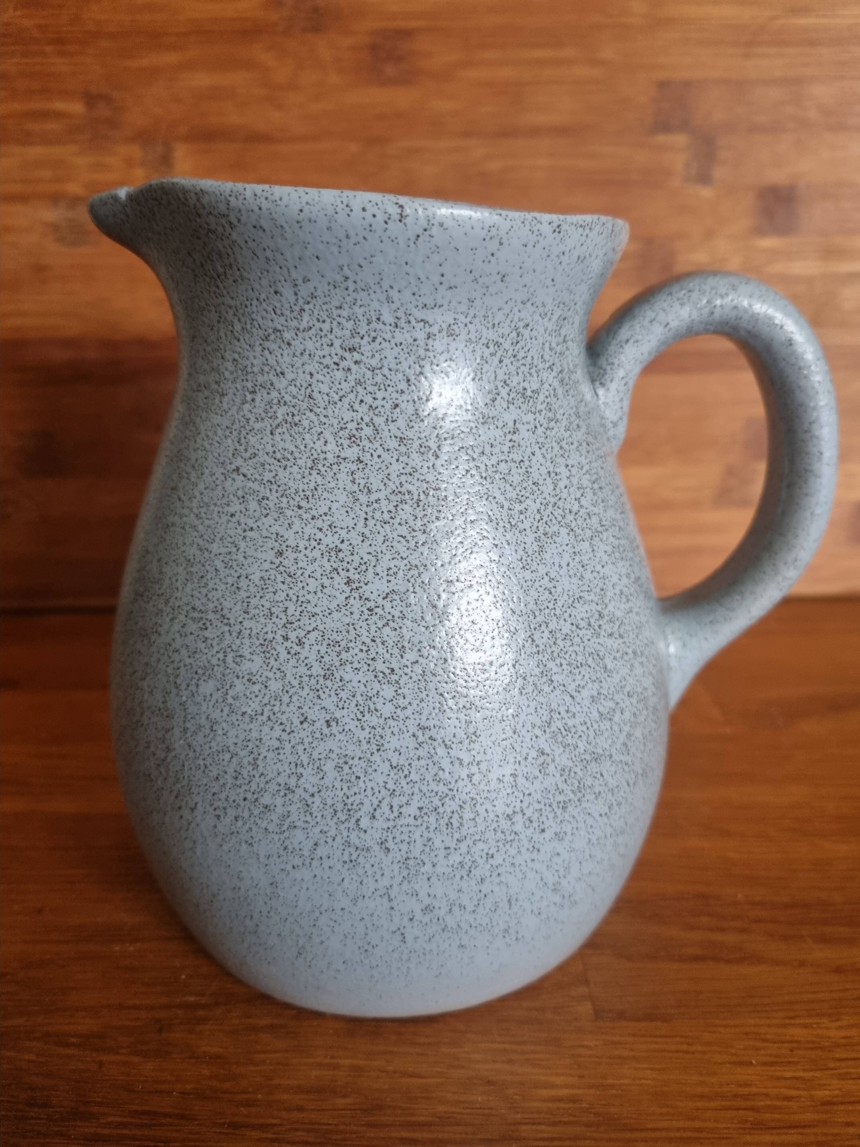 1 L blue-grey stoneware pitcher