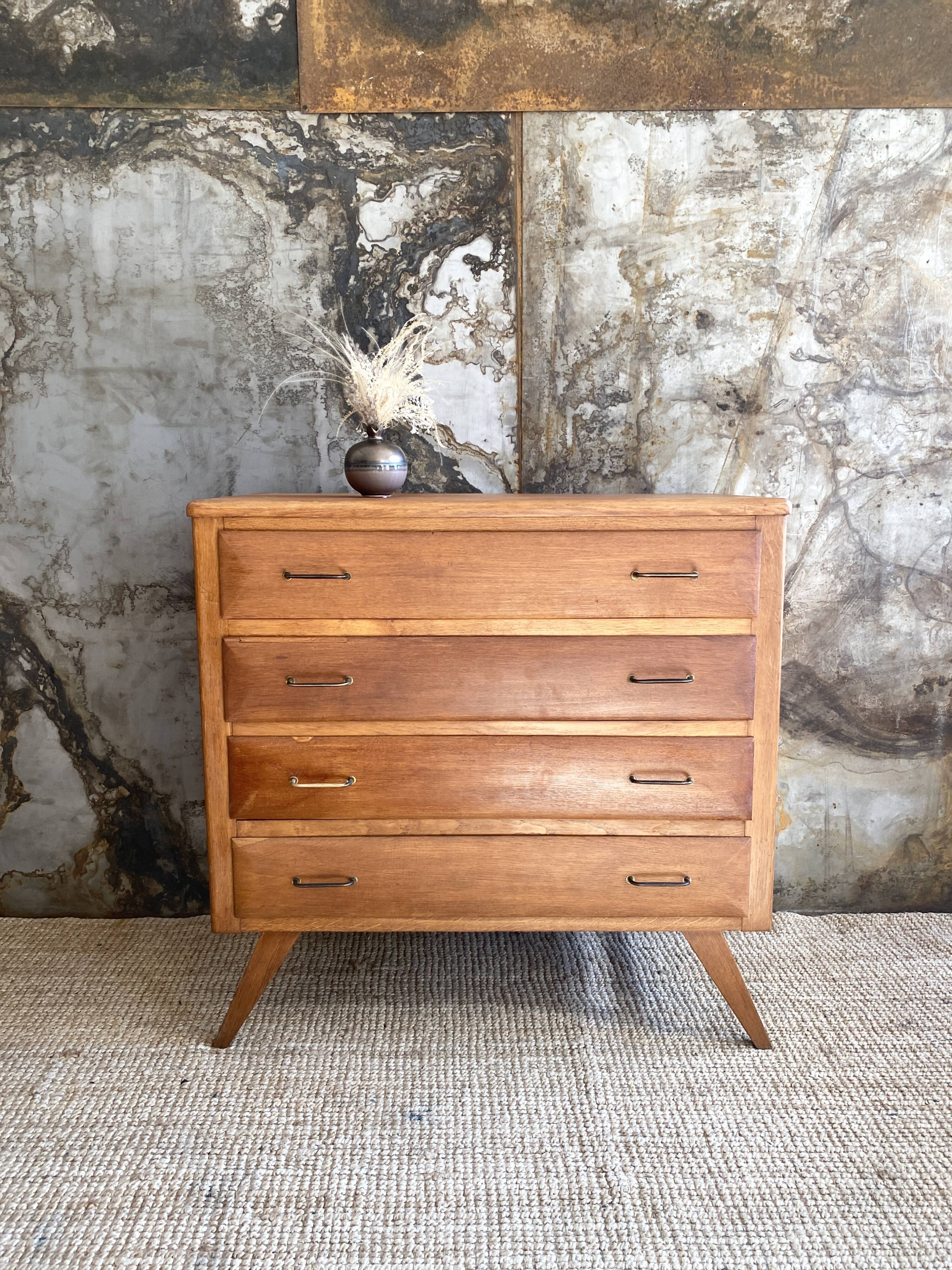 Commode scandinave