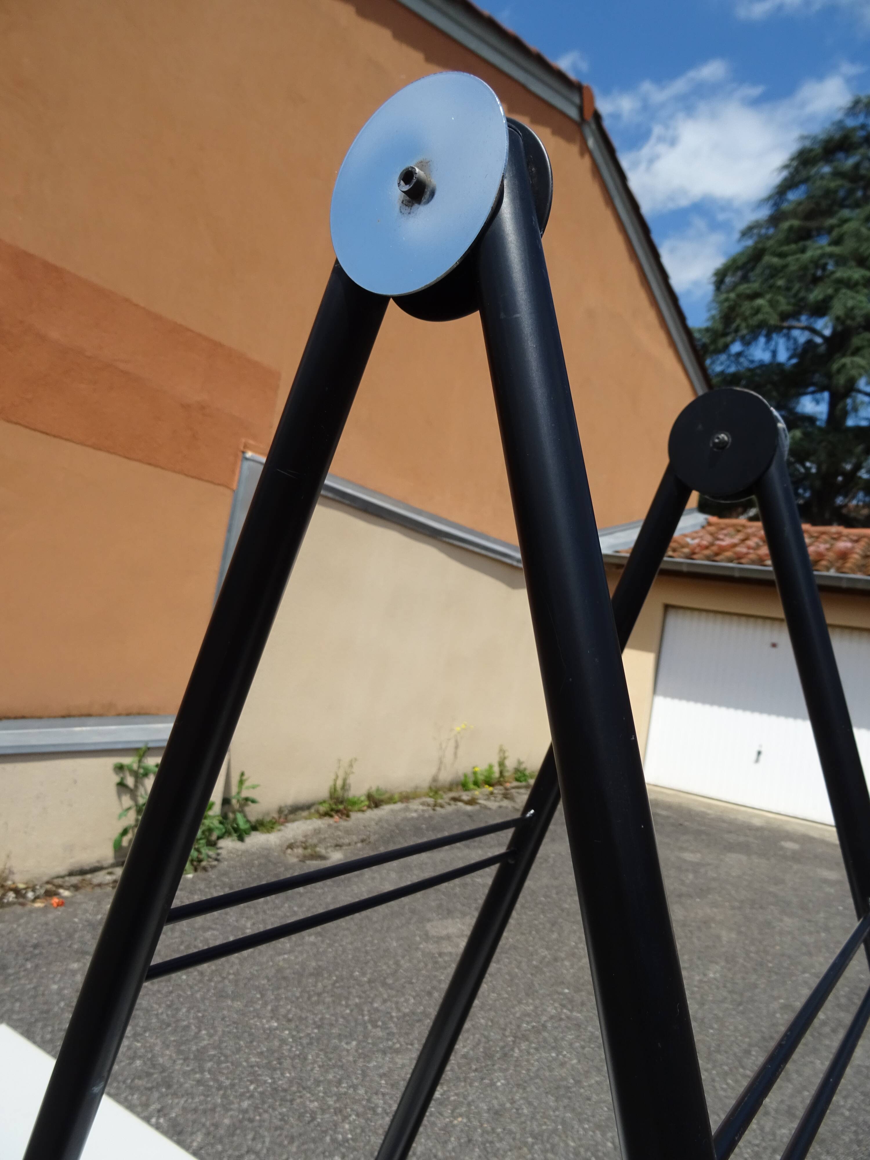 Etagère bibliothèque pyramide compas design années 80 vintage