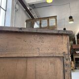 Central island trading counter in walnut