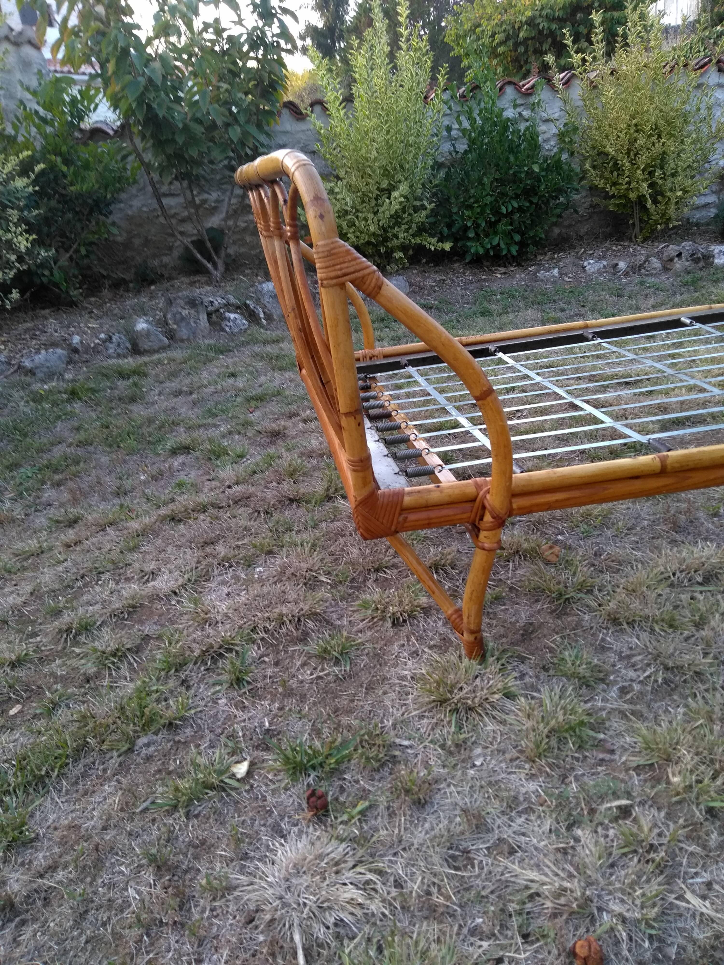 Bed in rattan vintage 60