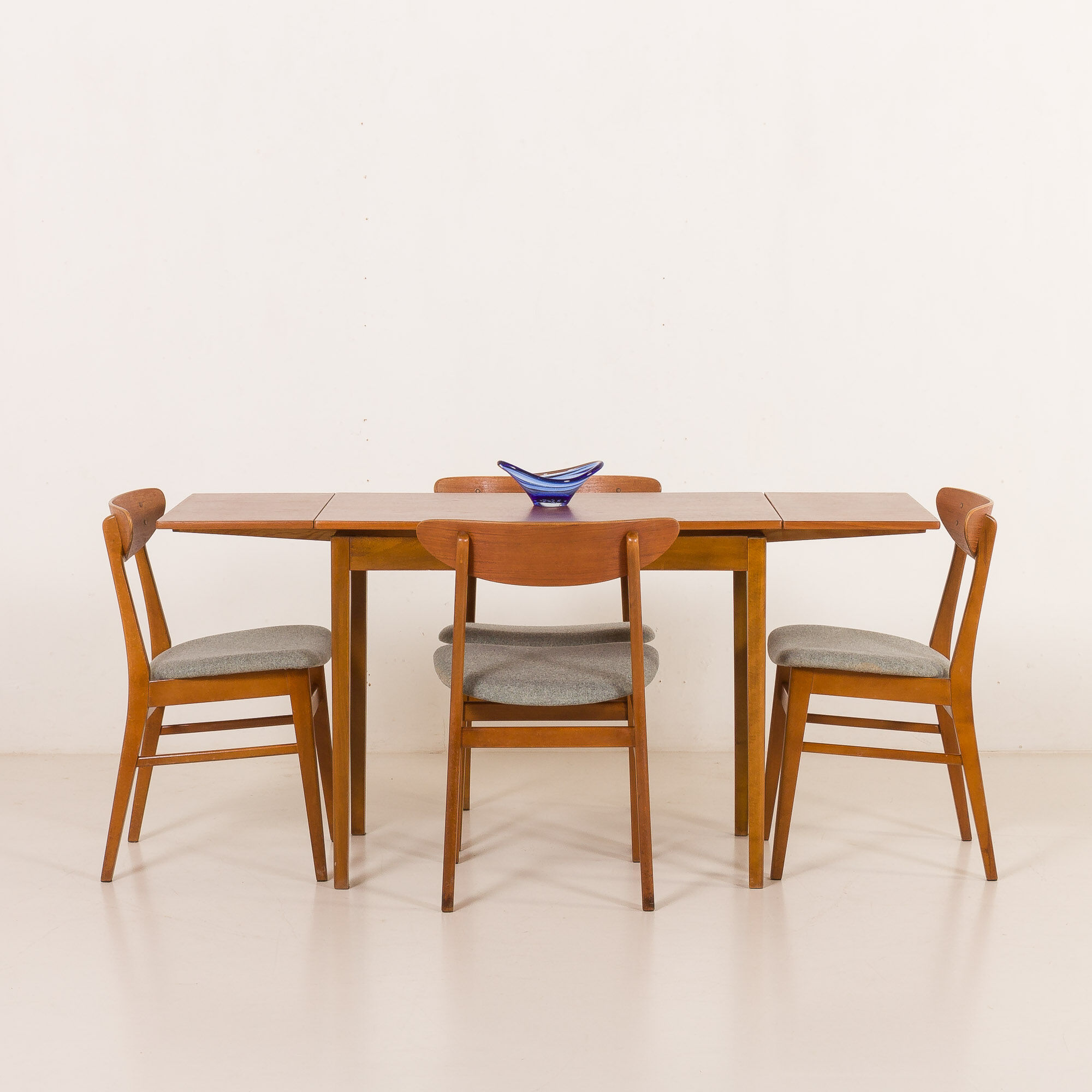 Small Danish extension table in teak, 1970s