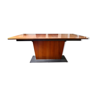 Scandinavian design dining table BoConcept