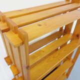Bibliothèque étagère en pin vintage des années 80 dans le style Maison Regain
