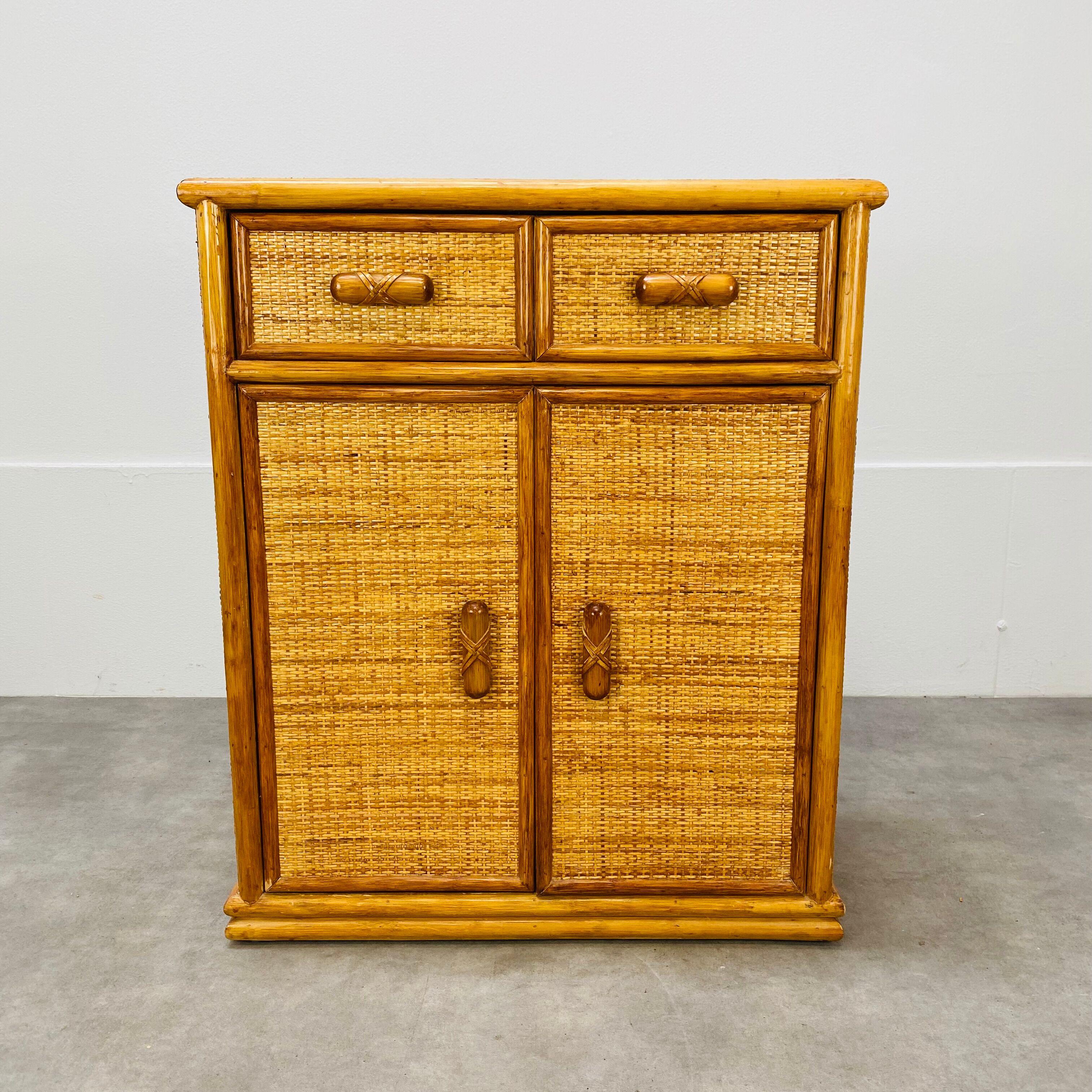Rattan chest of drawers 60s