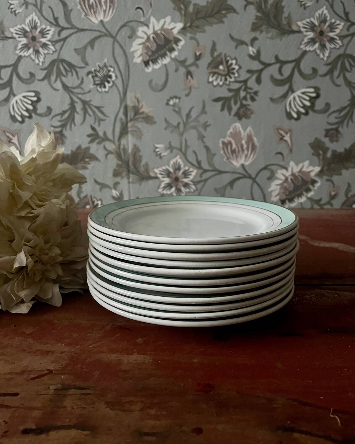 Set of 11 Luneville Epinay dessert plates