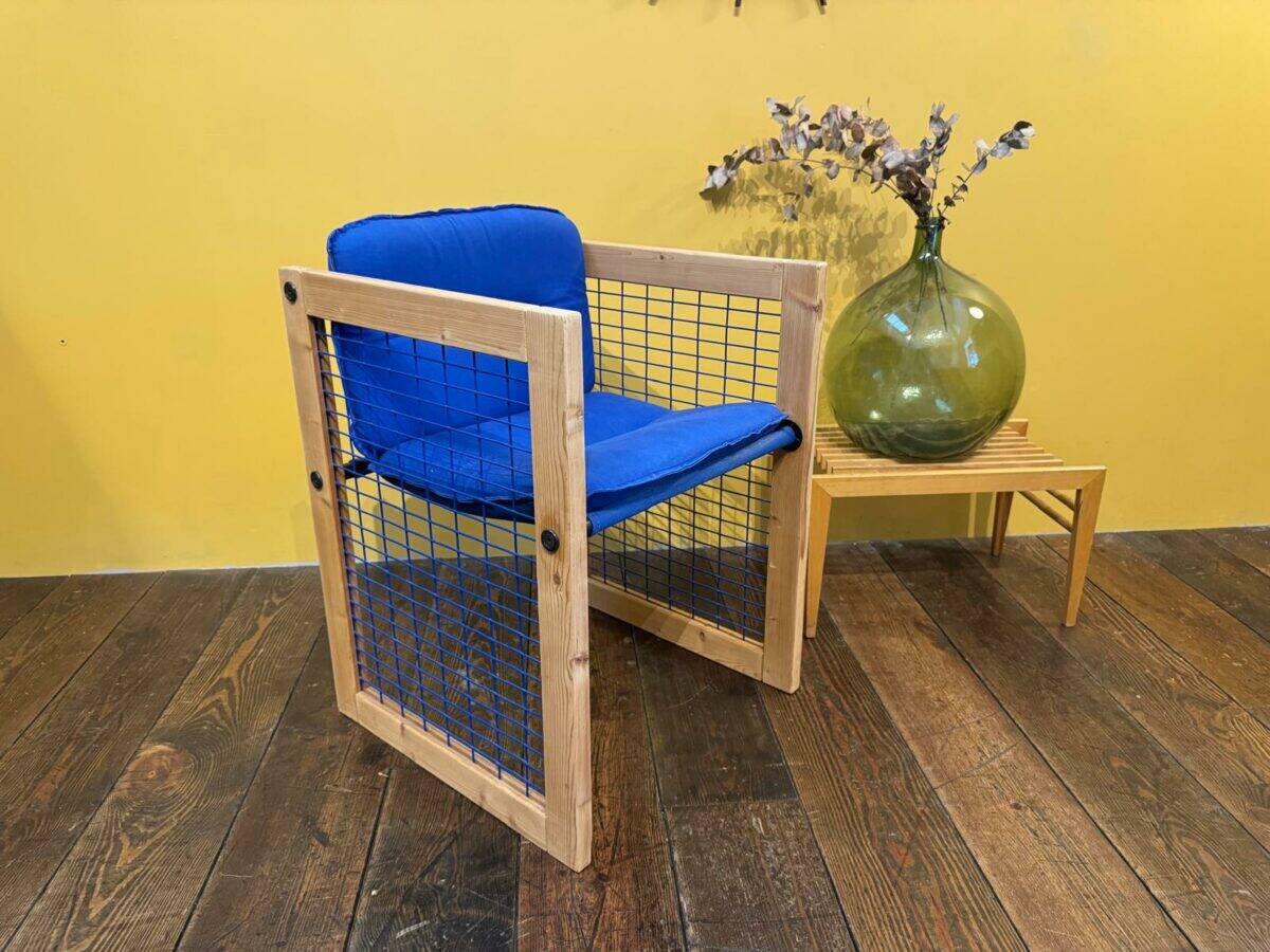 Contemporary chair