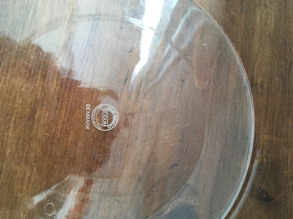 Bodum glass plate with rattan basket