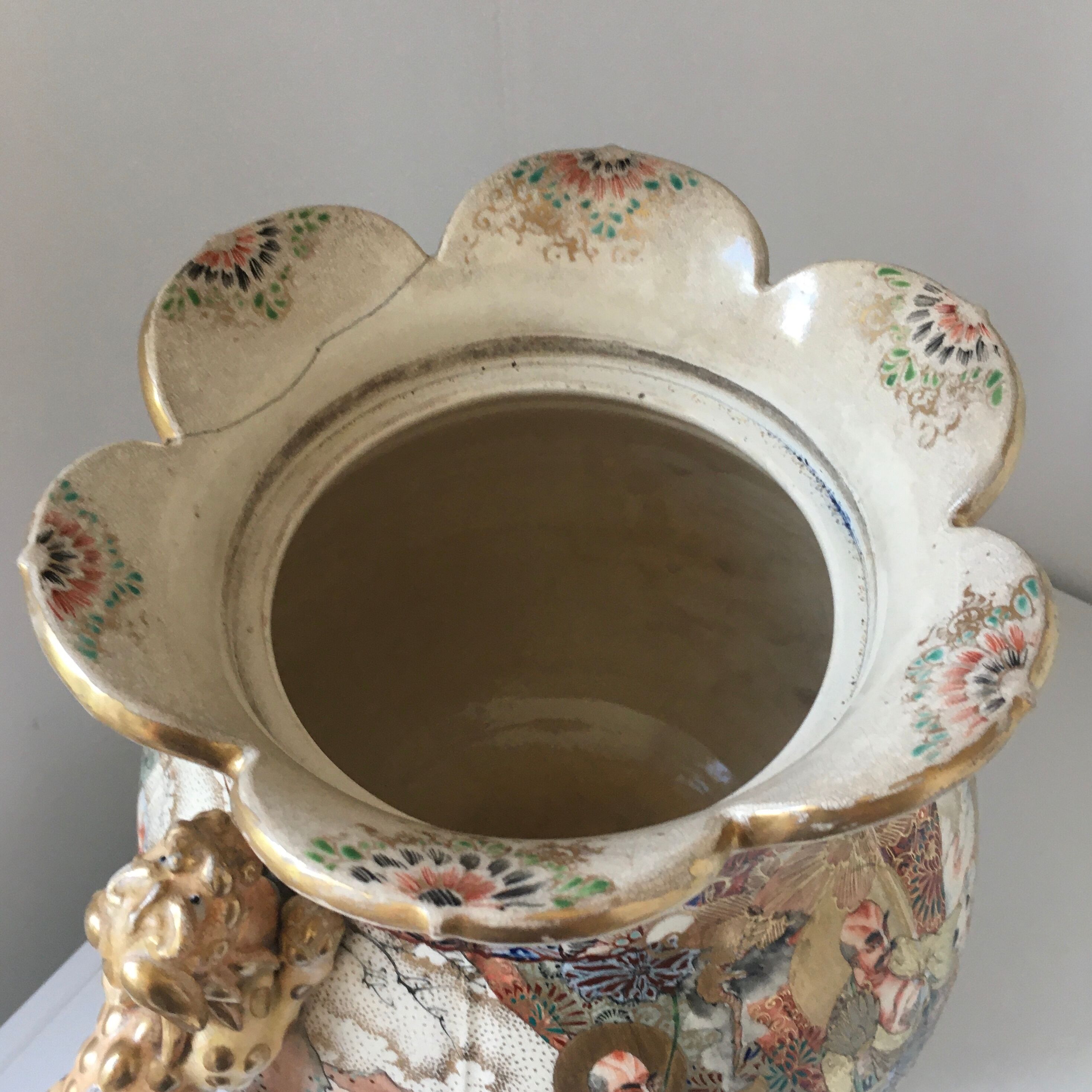 Pot brûle-parfum en faïence de Satsuma Japon vers 1900-1920