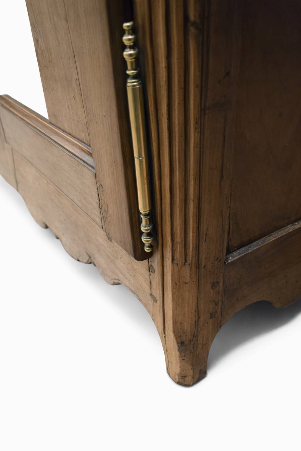 Antique solid wood chest of drawers