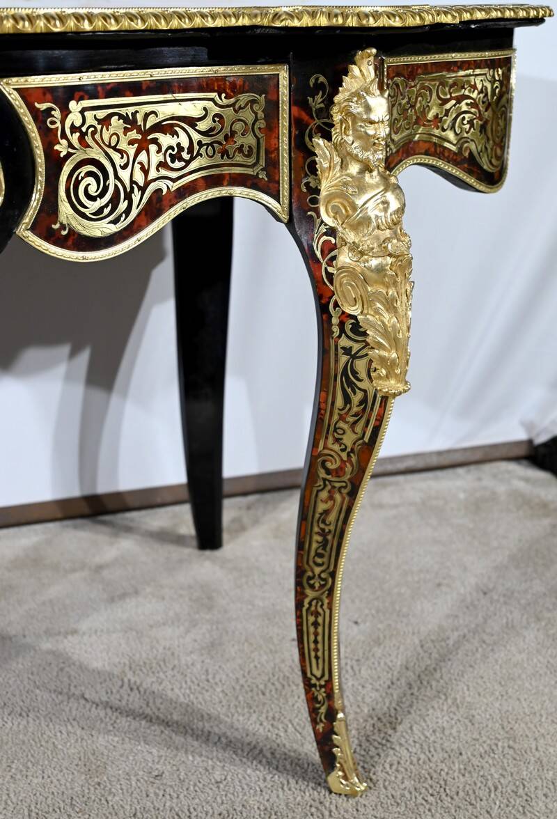 Table d’Apparat en Poirier Noirci, époque Napoléon III – Milieu XIXe