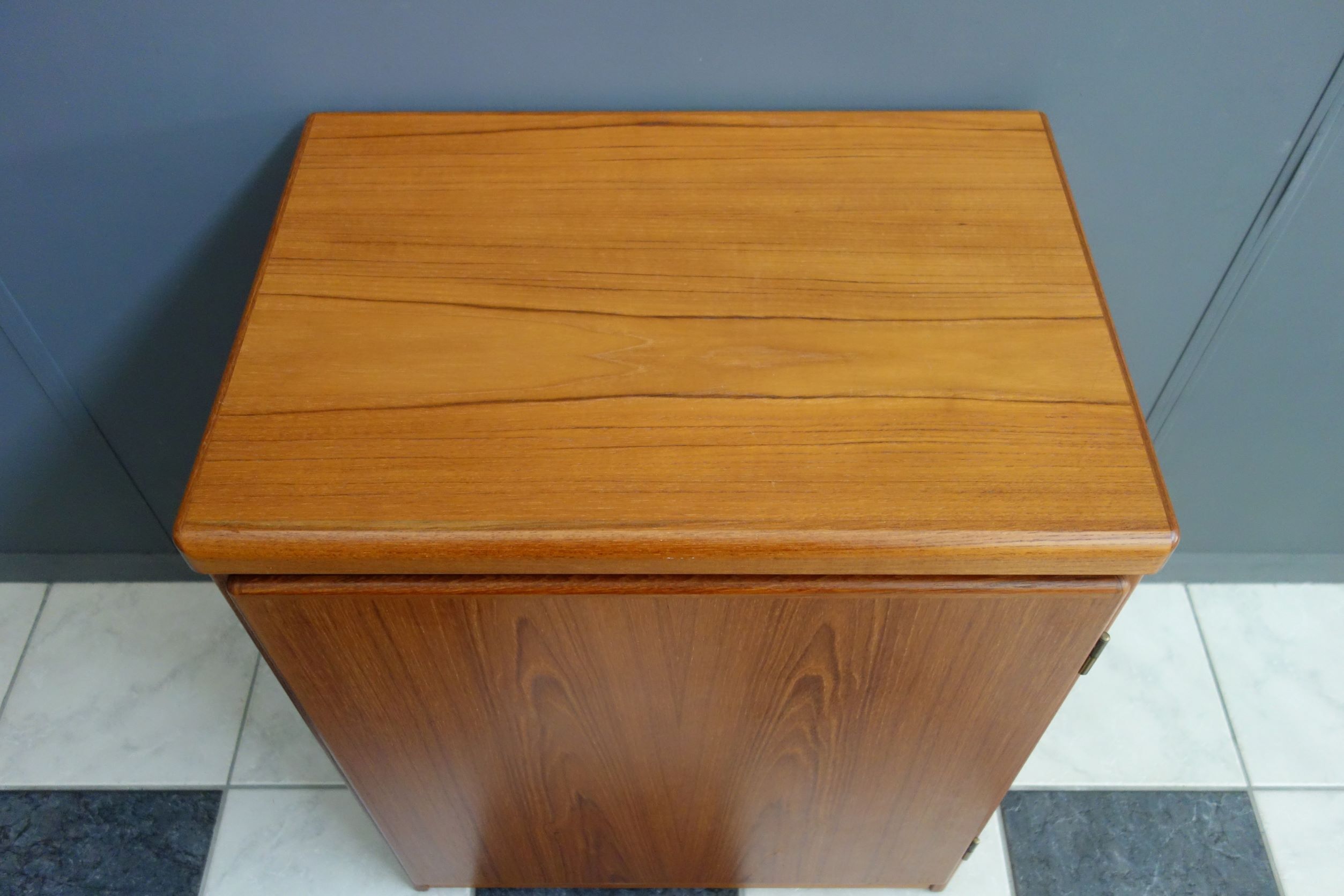 Teak danish cabinet 1 door, Scan-Flex Denmark