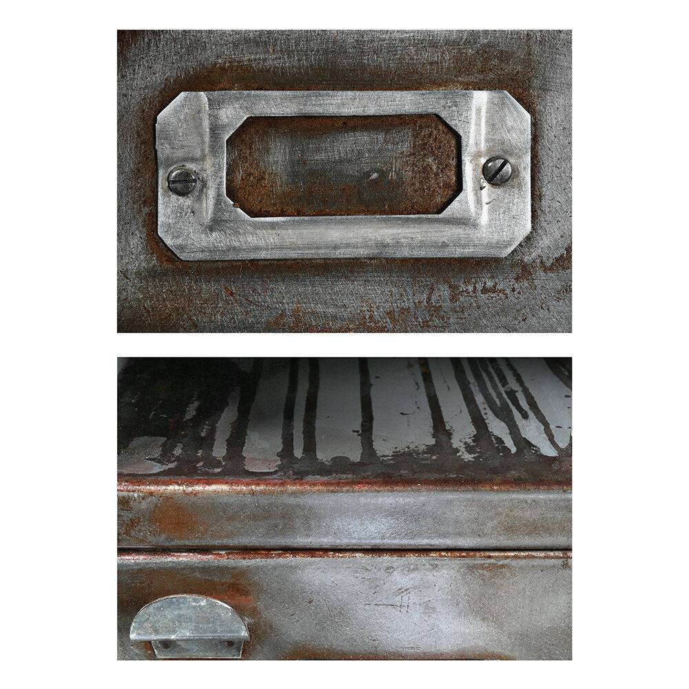 Industrial furniture with 100 metal lockers