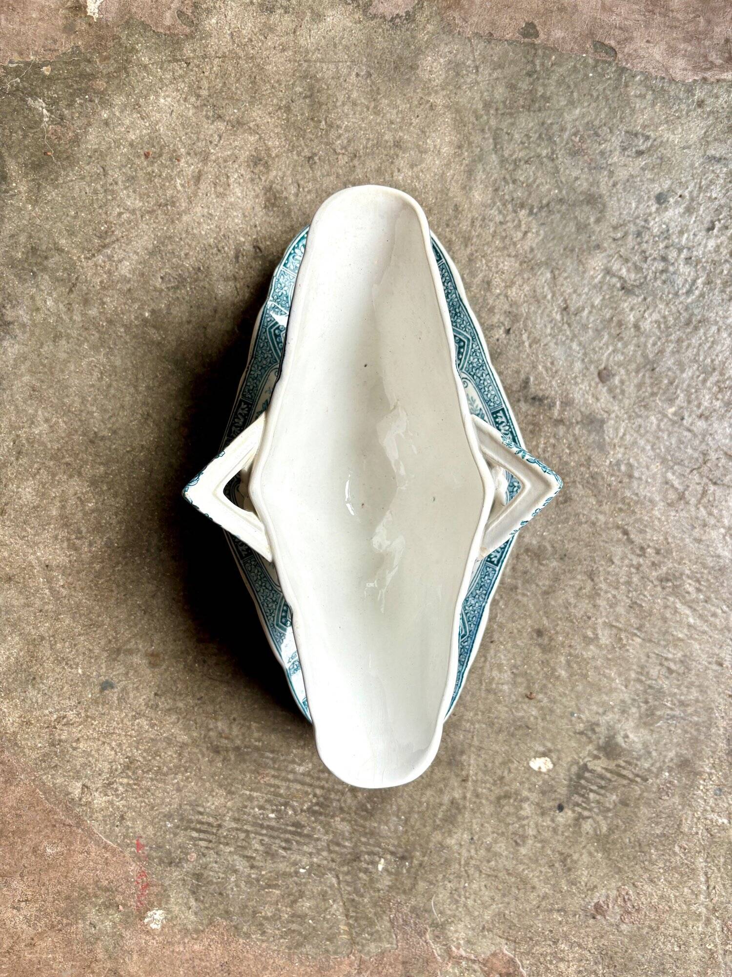 Blue and white iron earth gravy boat