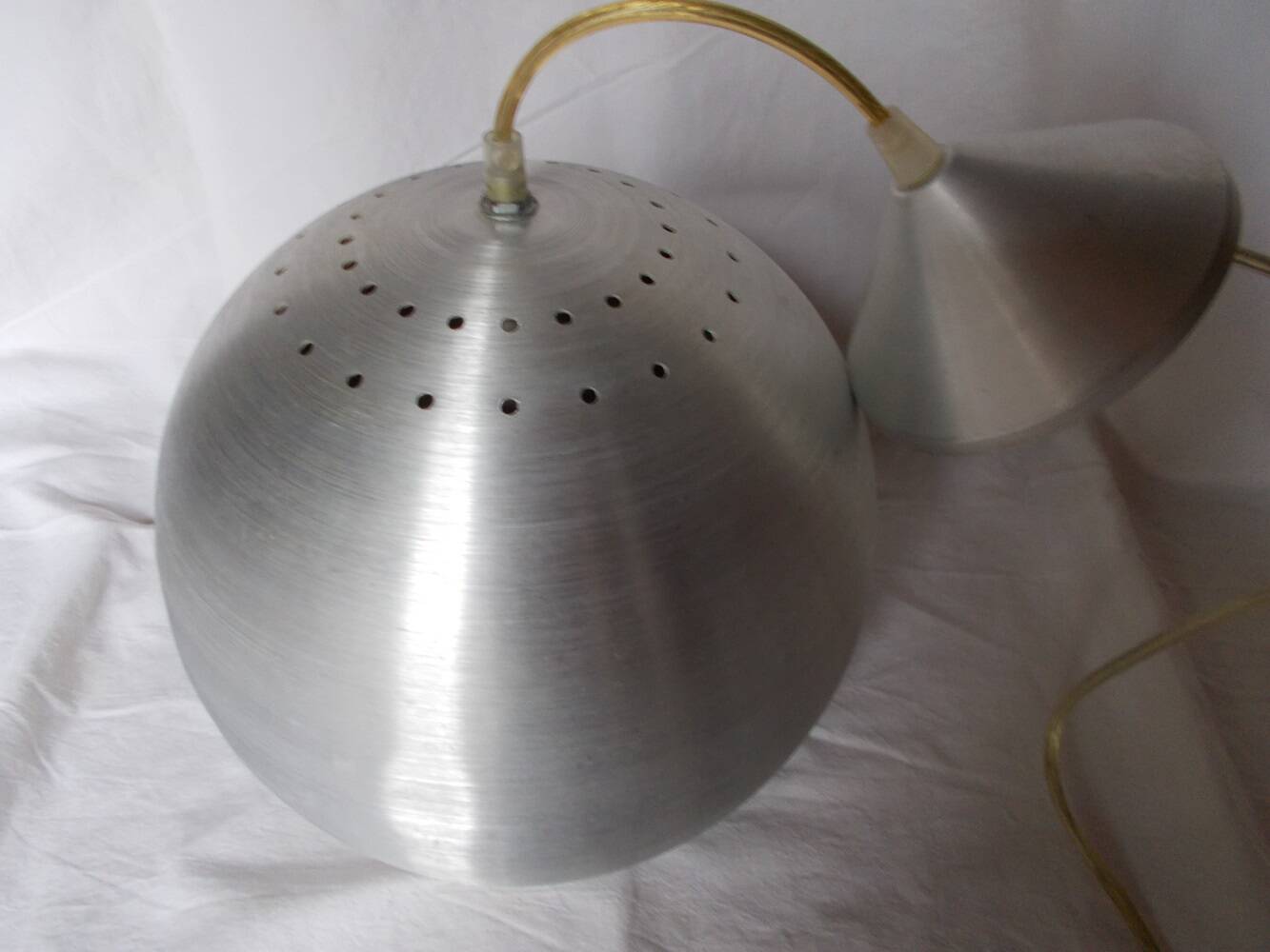 Large aluminum ball suspension