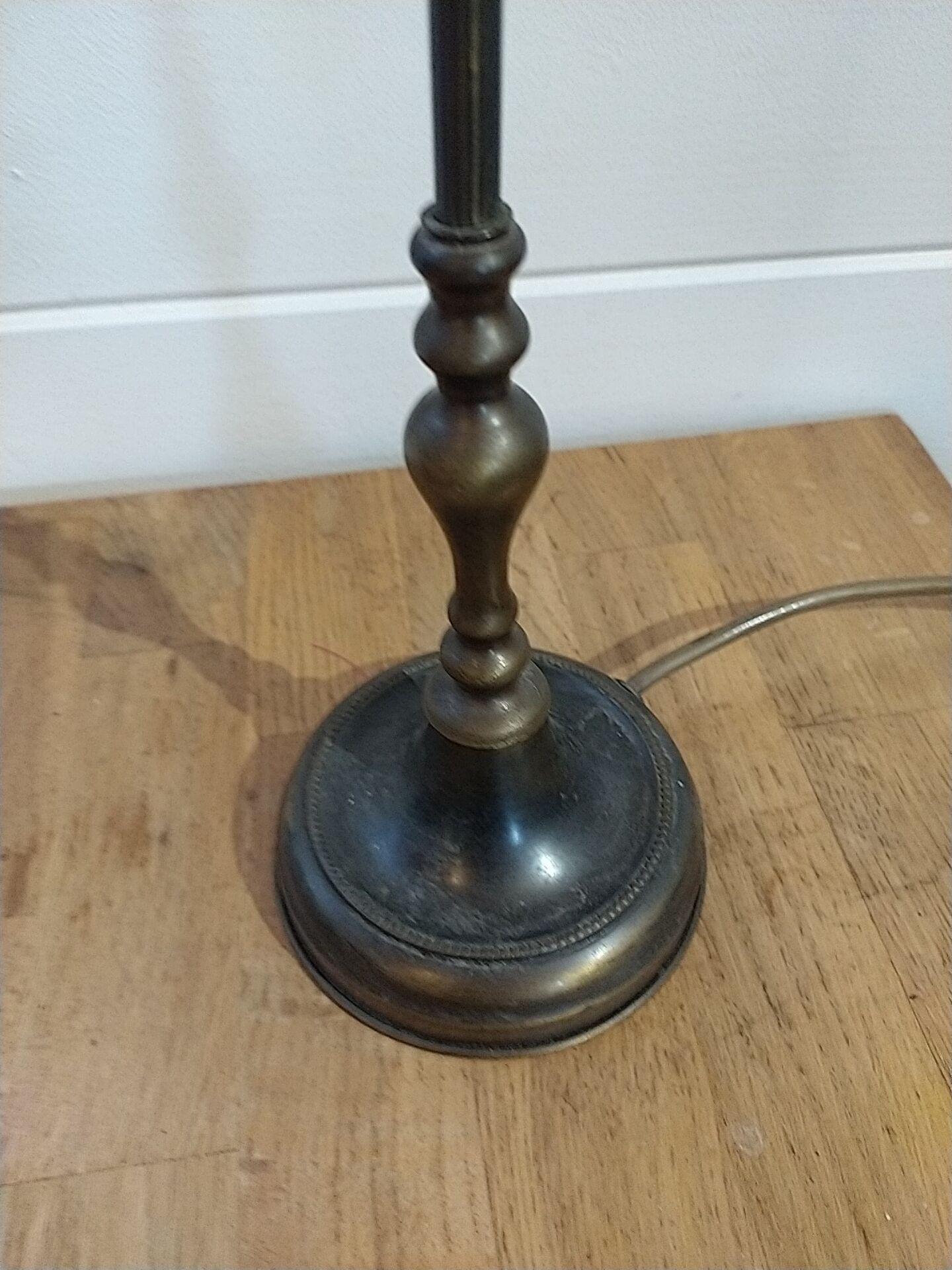Brass balance lamp. Delmas.