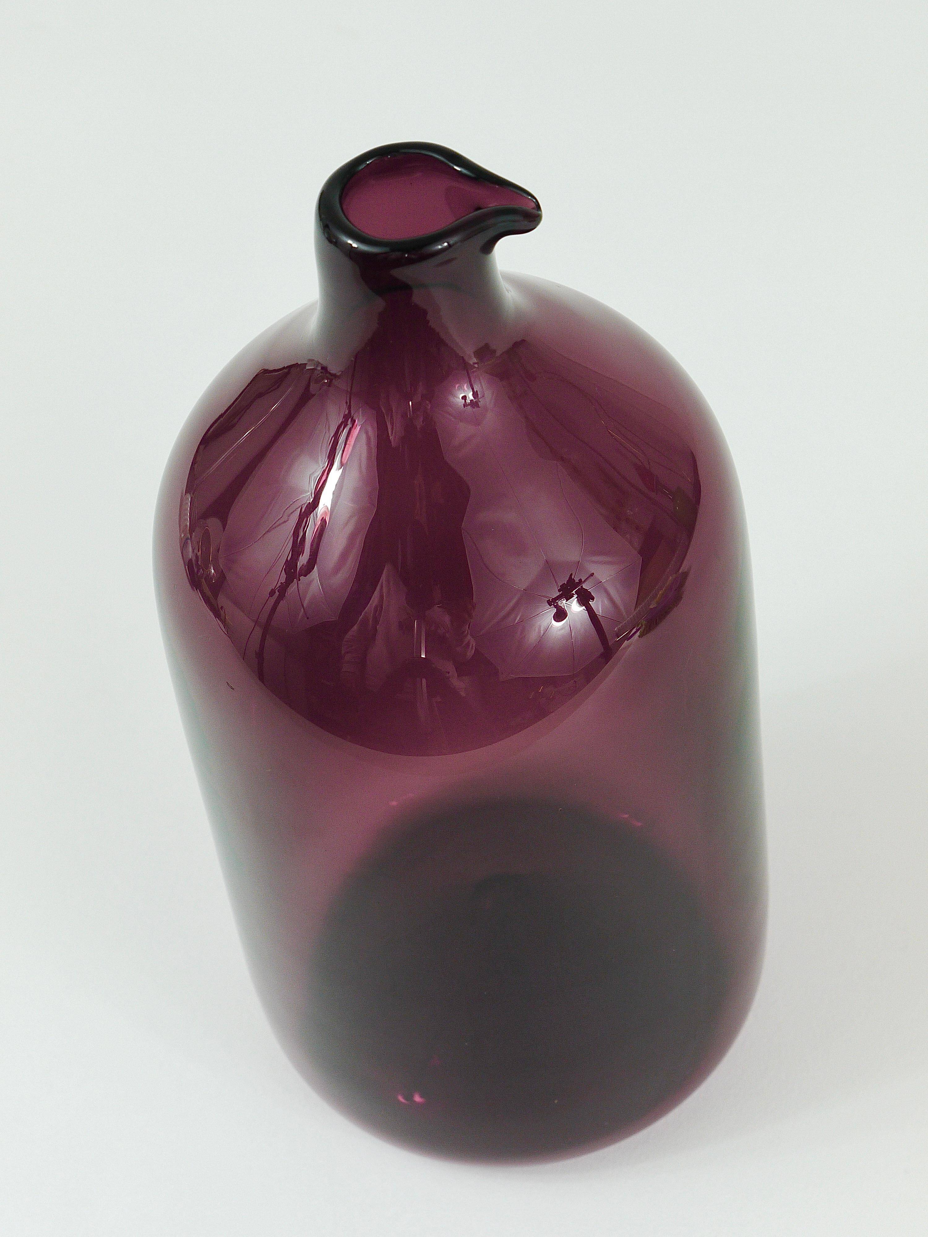 Glass vase signed Purple Timo Sarpaneva Pullo Bird Bottle, Iittala, Finland.