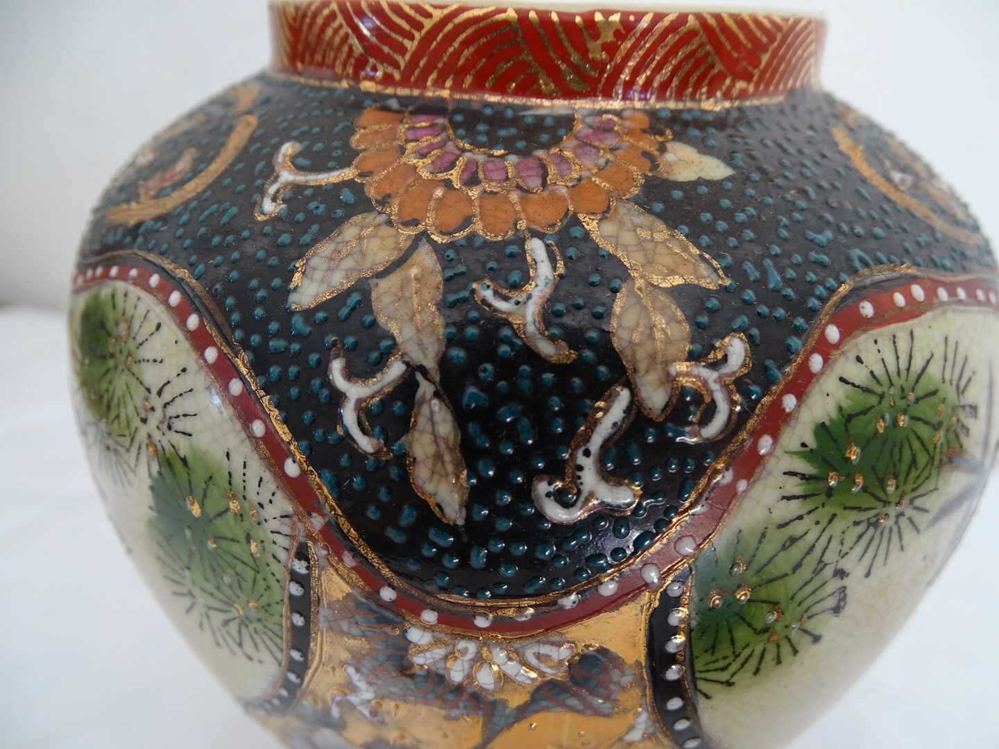 Satsuma vase in porcelain, Japan. Limited edition