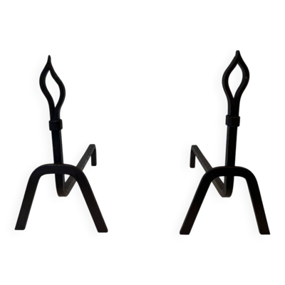 Paire de Chenets Modernistes en Fer Forgé à Flambeaux Stylisés et Bases Ang