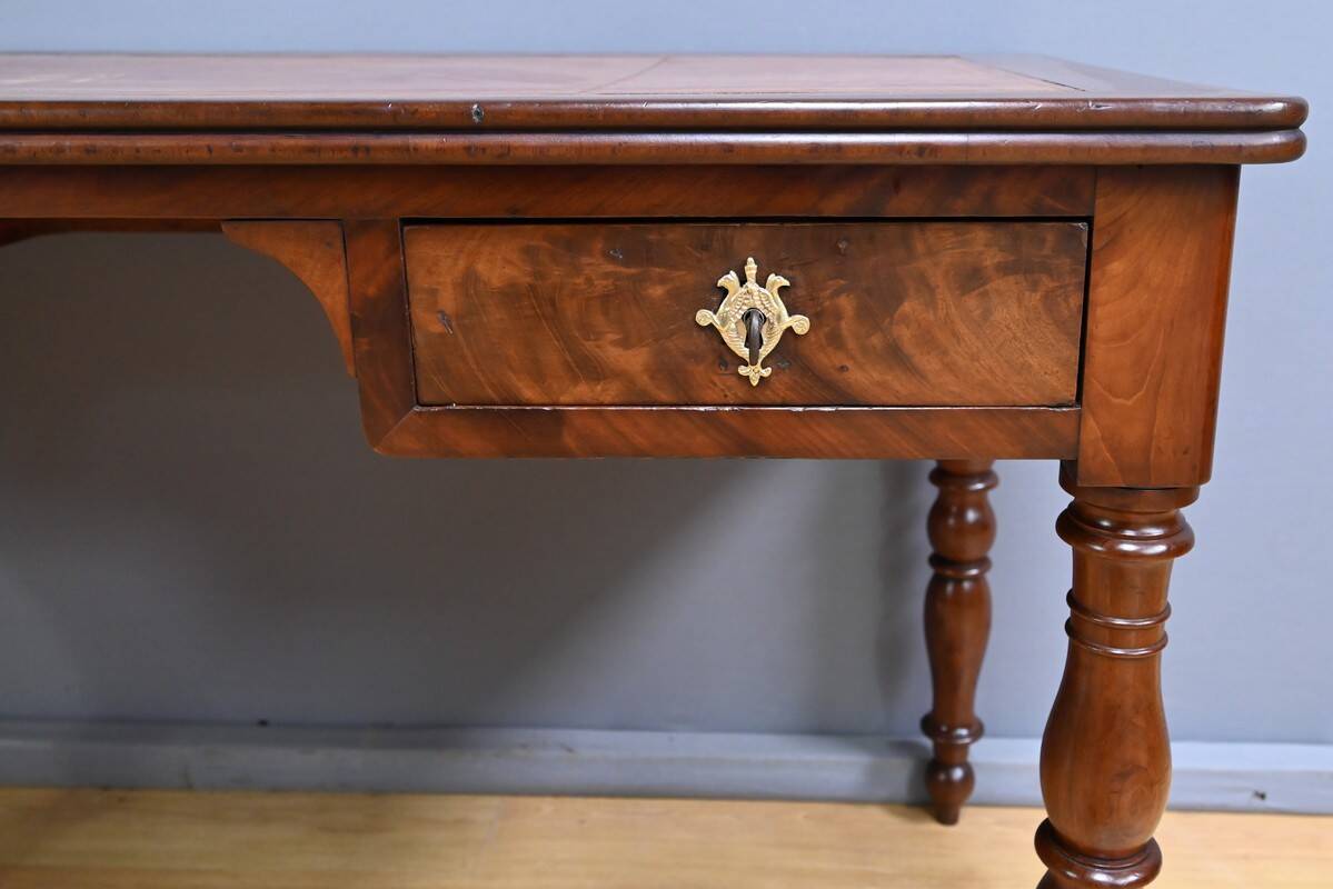 Bureau de Milieu en Acajou – Milieu XIXe