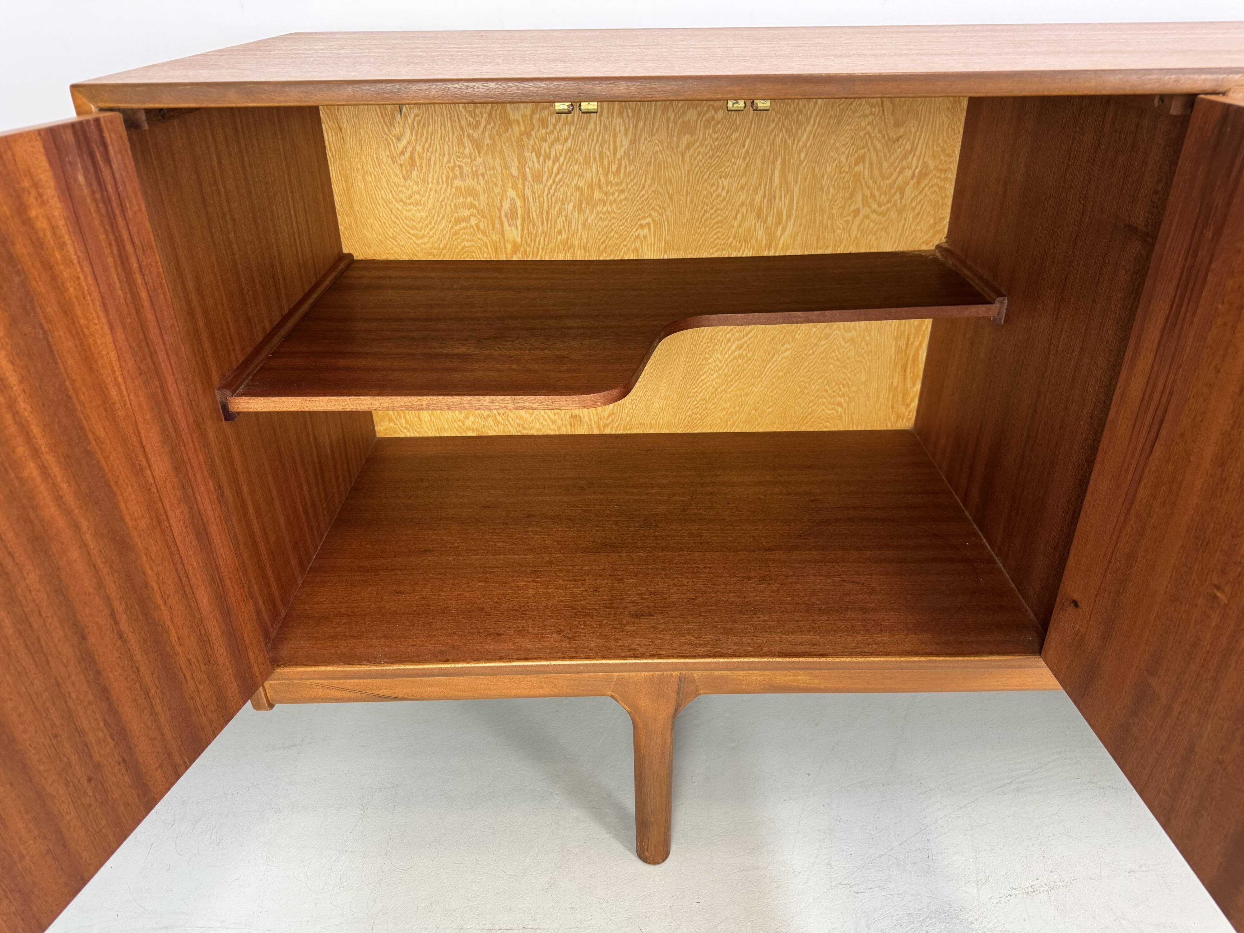 Buffet vintage par McIntosh