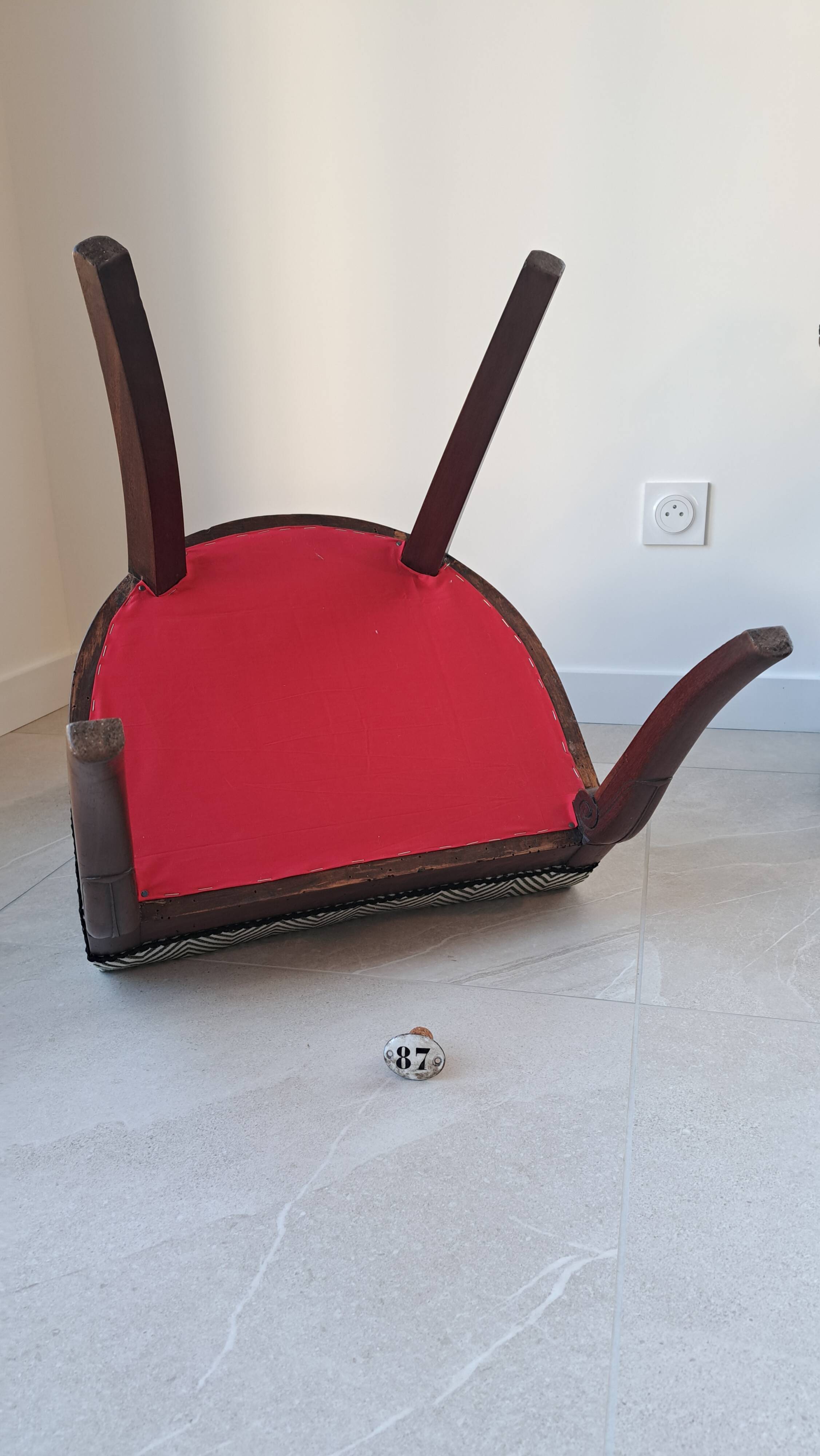 Pair of mahogany gondola chairs – Empire style – 20th century, restored