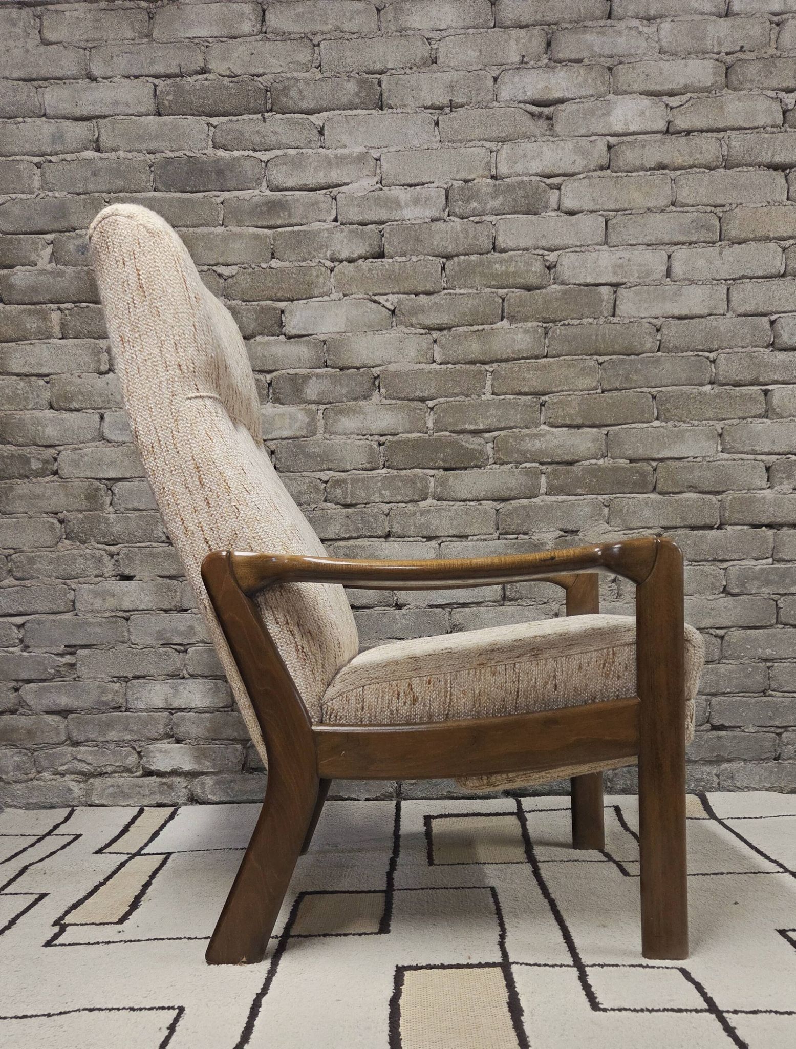 Vintage Scandinavian reclining armchair in curved wood – 1960s/70s