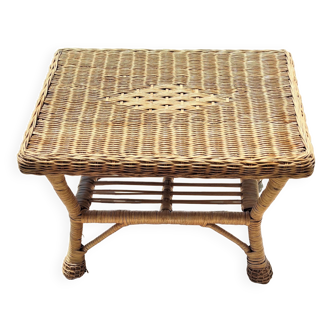 Small rattan coffee table rectangular shape