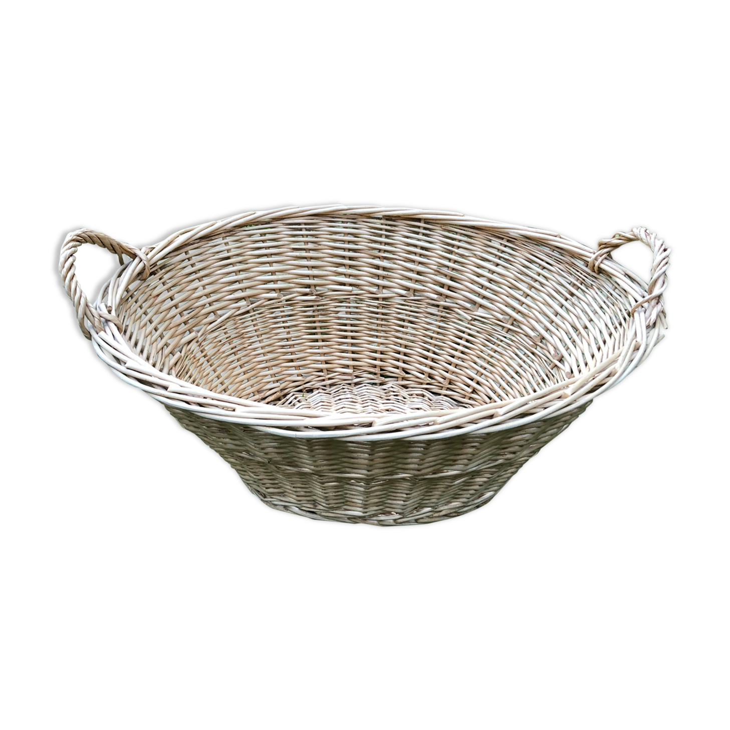 wicker laundry clothing pan