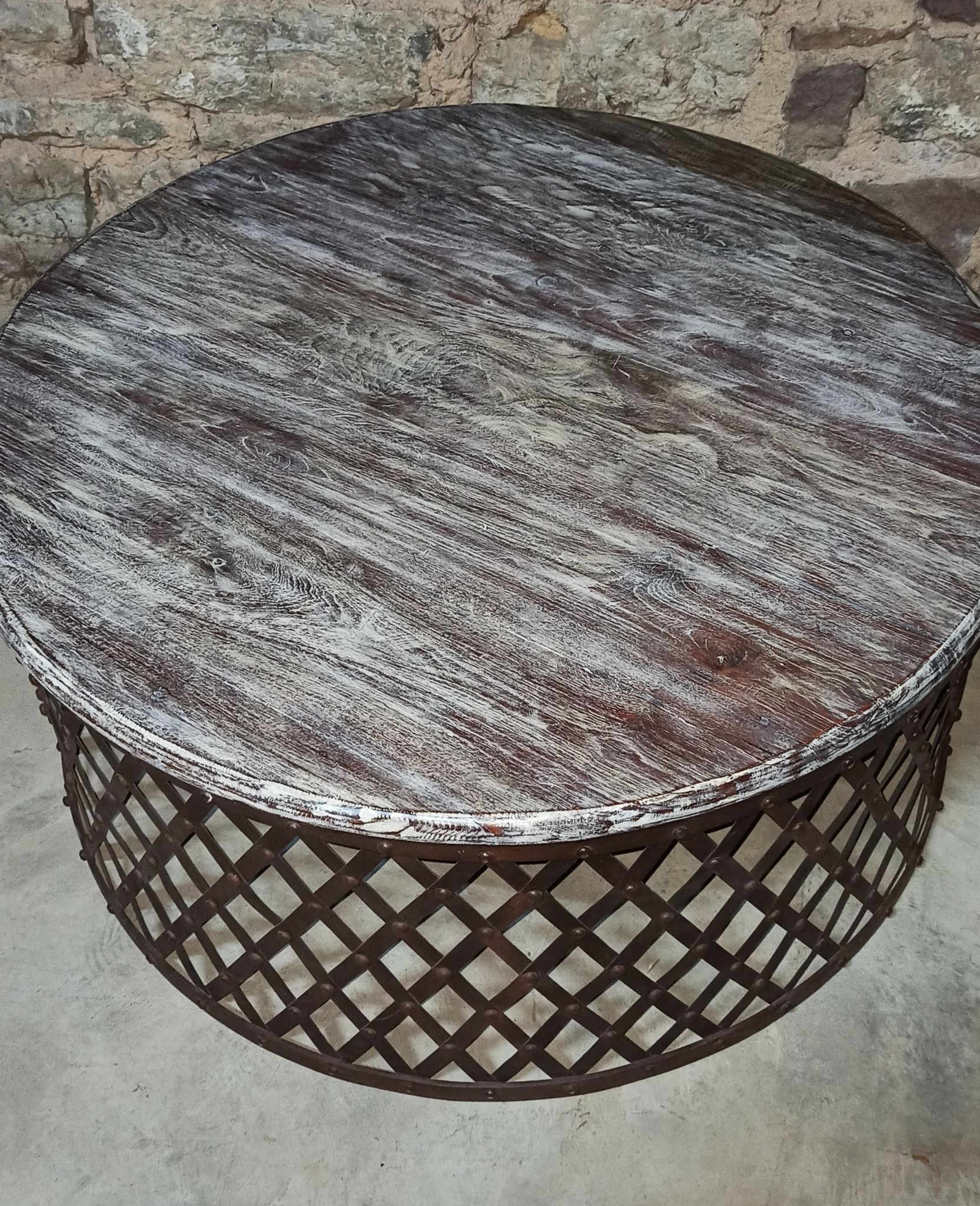 Table basse ronde en bois avec pieds métal