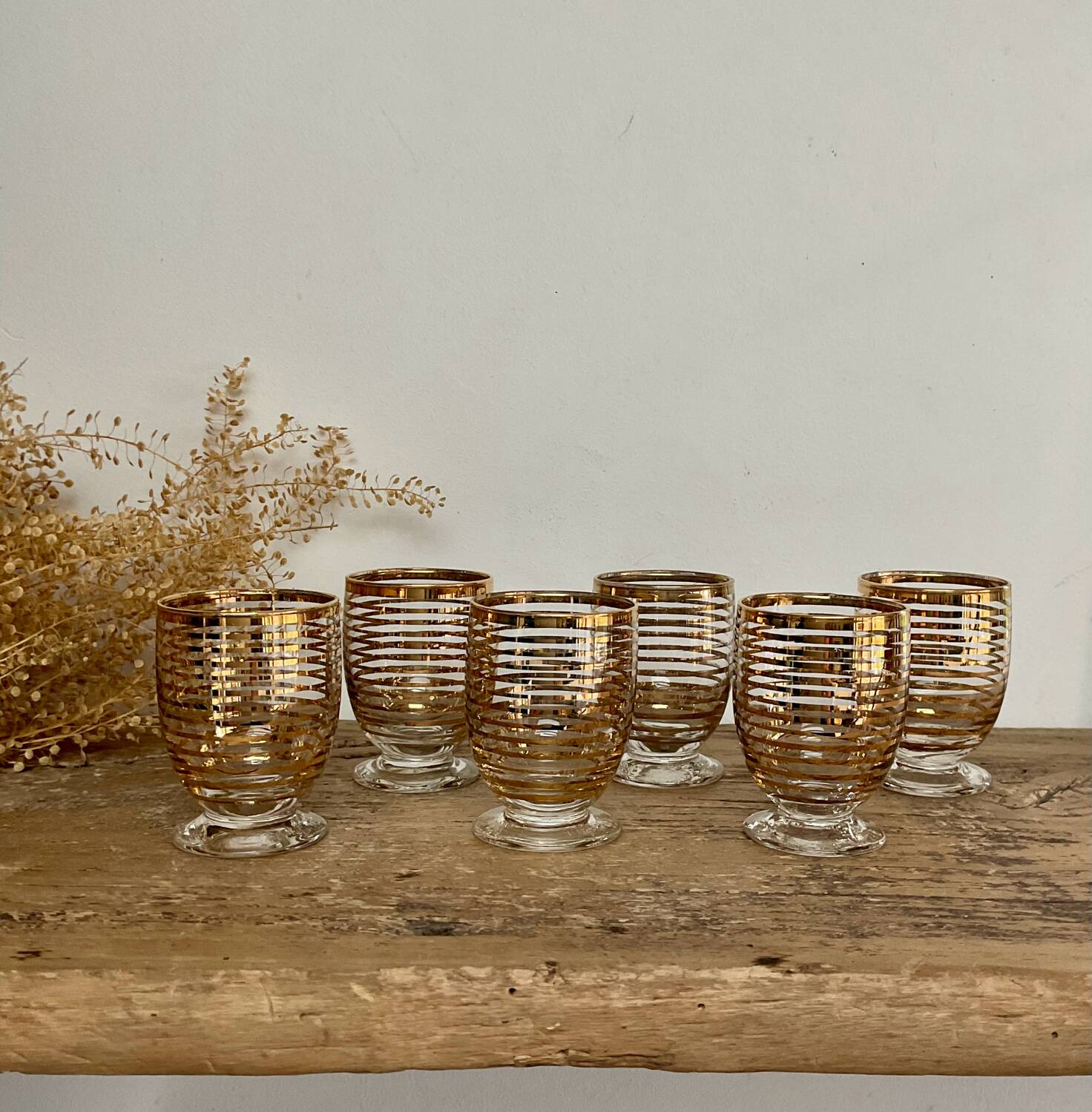 6 verres à liqueur dorés