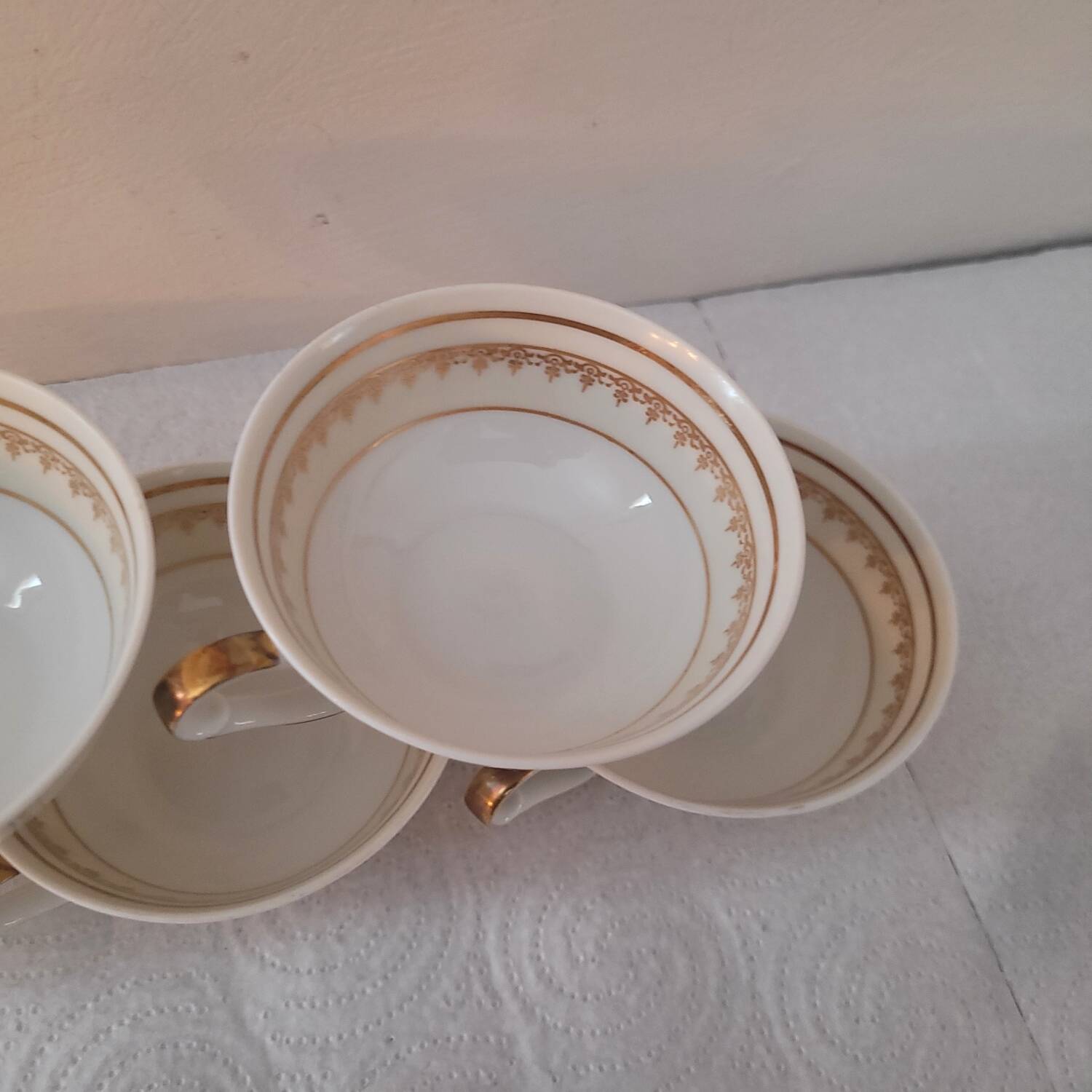 5 porcelain cups from Limoges – A. Lanternier & Cie – gold decoration