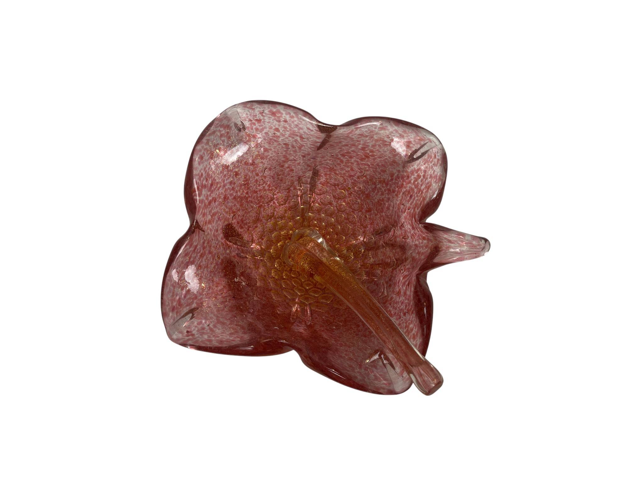 Murano, vide poche forme mortier fleur rose et or XXème